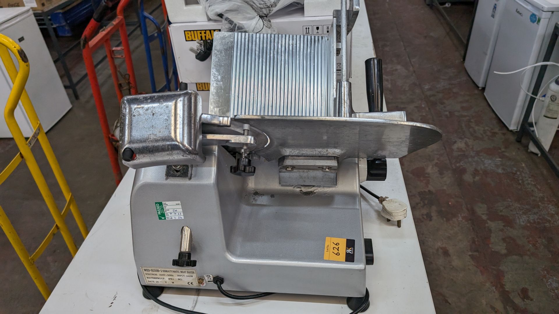 Semi-automatic meat slicer model WED-B250B-2 - Image 5 of 9
