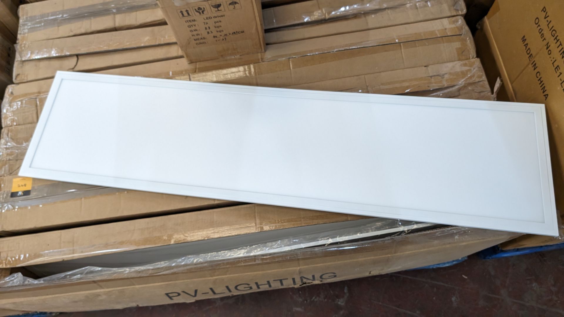 26 off Elegance Premium Eco 1195mm x 295mm LED lighting panels. 4000k. 32/36w input power. 36w dr - Bild 3 aus 7