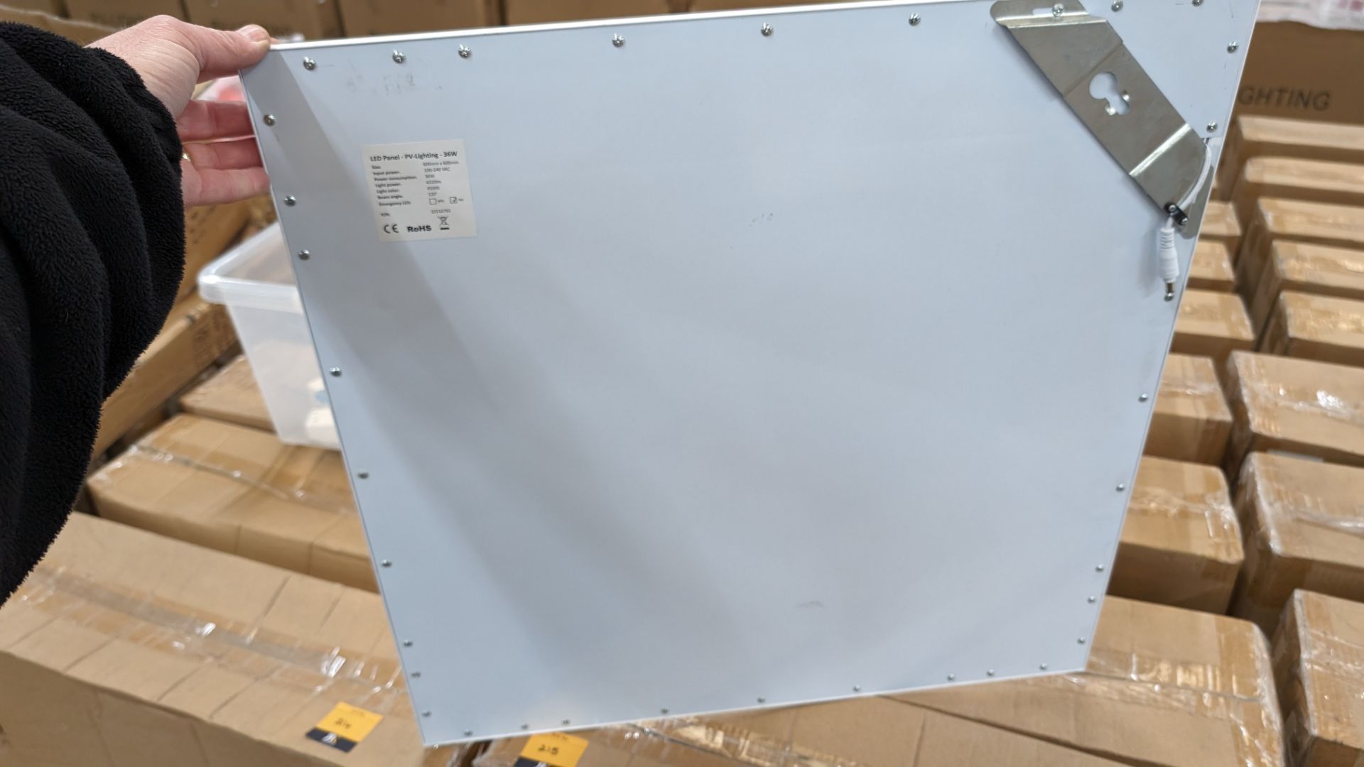 16 off 600mm x 600mm 36w 6000k 4320 lumens cold white LED lighting panels. 36w drivers. This lot c - Bild 9 aus 16