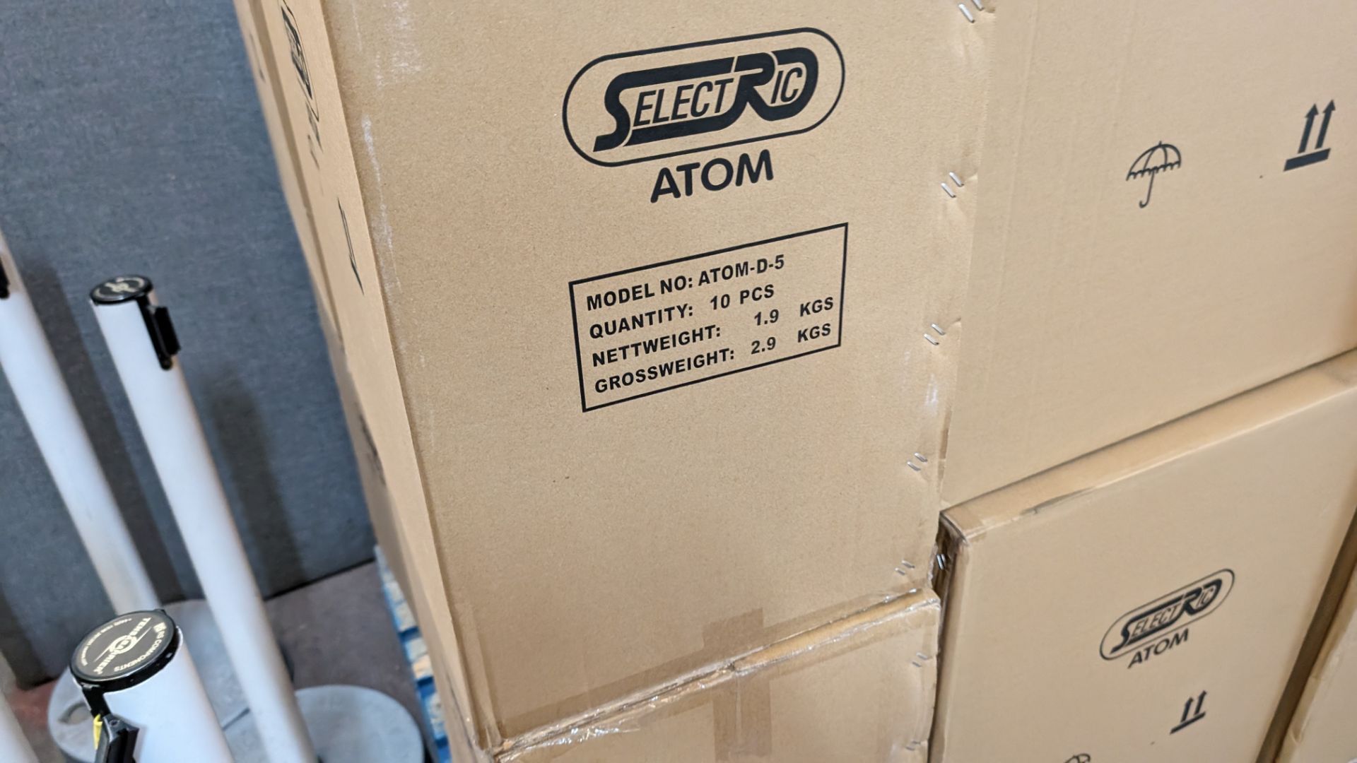 30 boxes of Atom D5 bezels for use with circular bulkhead lamps. There are 10 bezels per box - Bild 3 aus 6