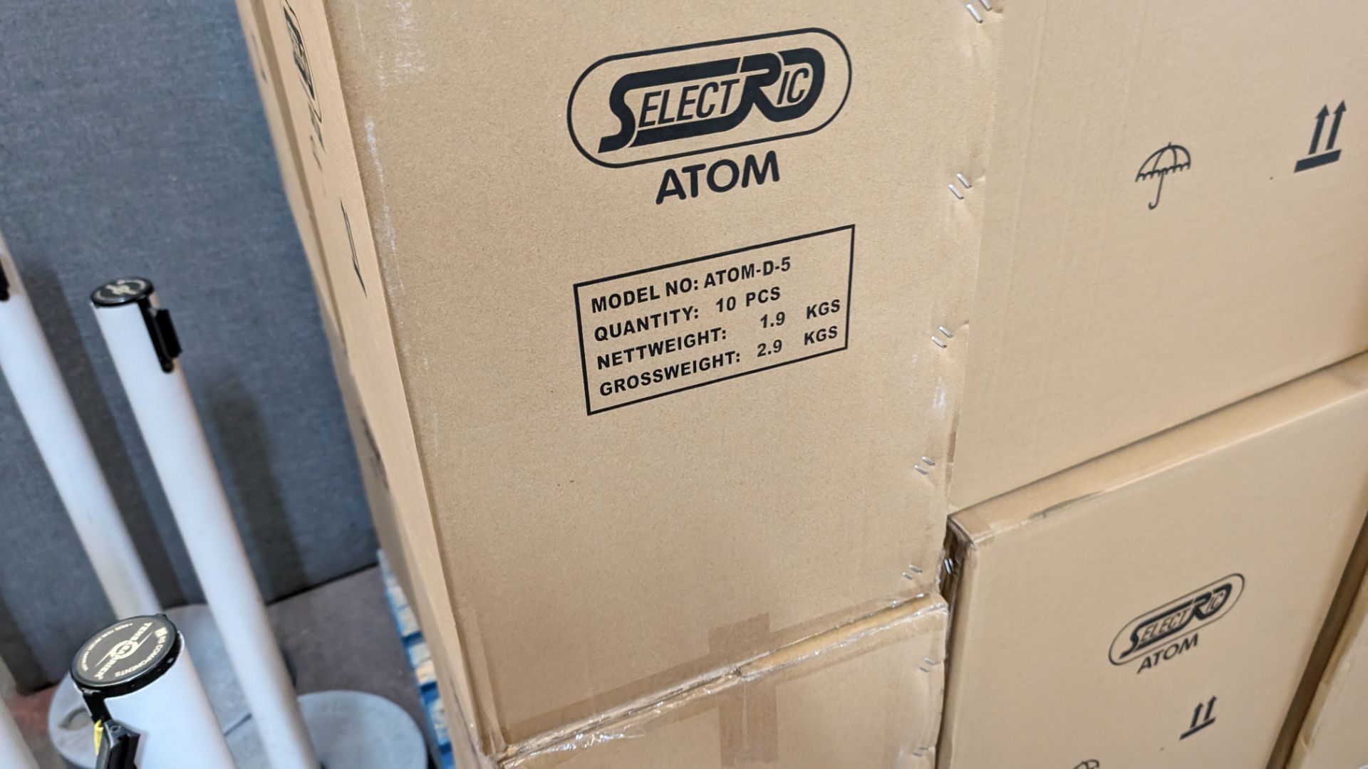 30 boxes of Atom D5 bezels for use with circular bulkhead lamps. There are 10 bezels per box - Image 3 of 6