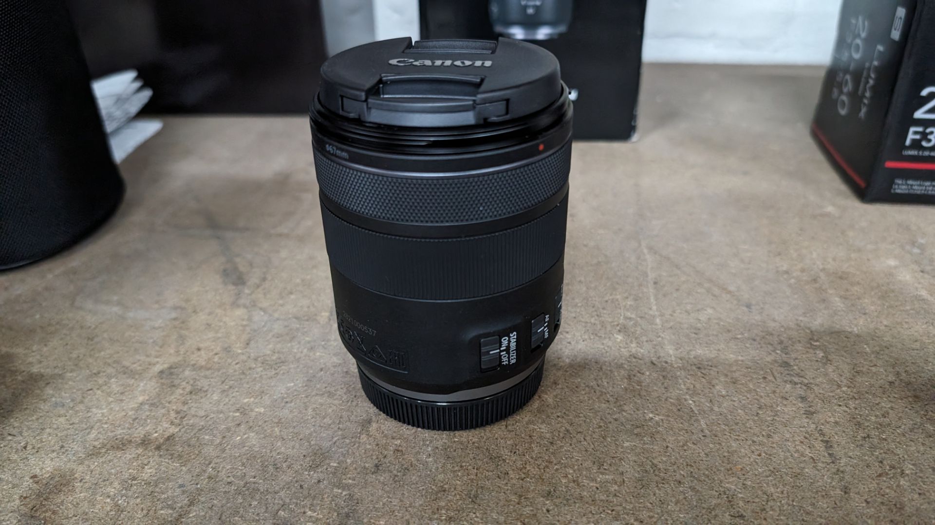 Canon RF 85mm F2 Macro IS STM lens - Image 9 of 14
