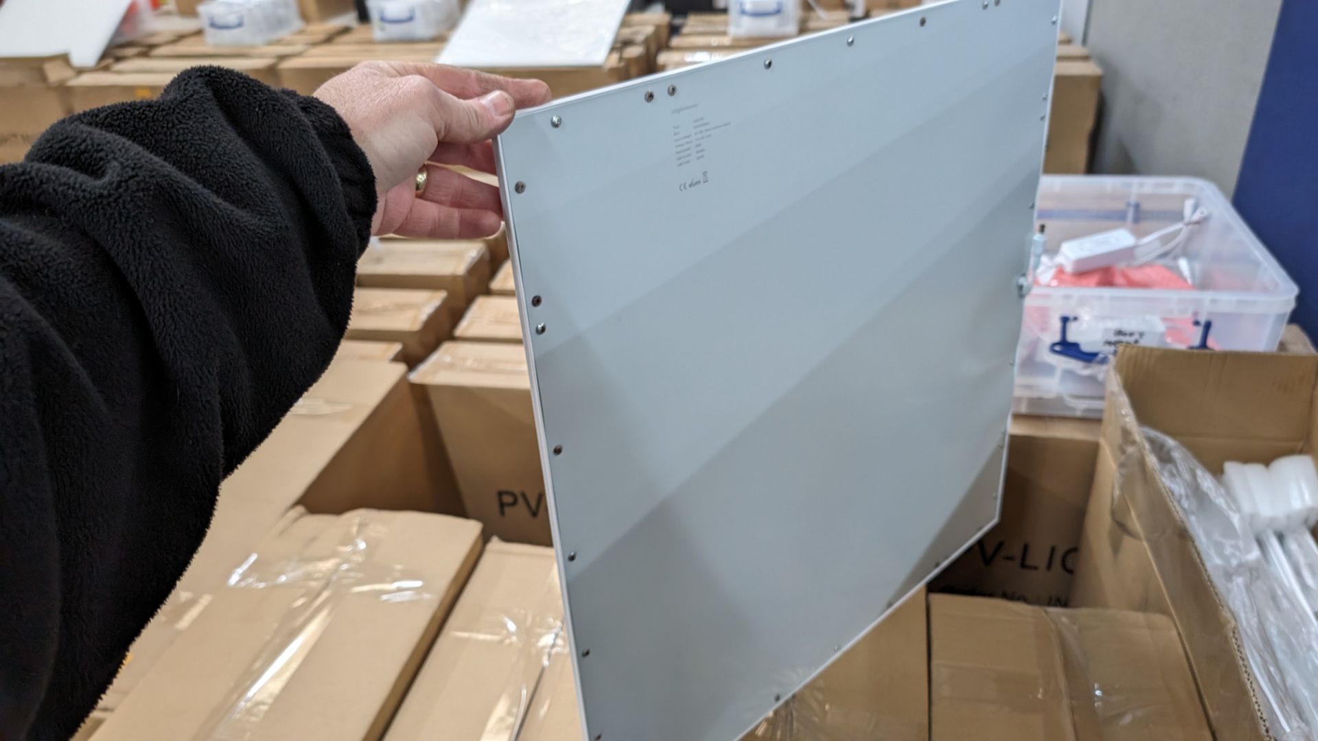 8 off 595mm x 595mm 4000k 45w LED lighting panels, each including driver - 1 carton - Image 4 of 5