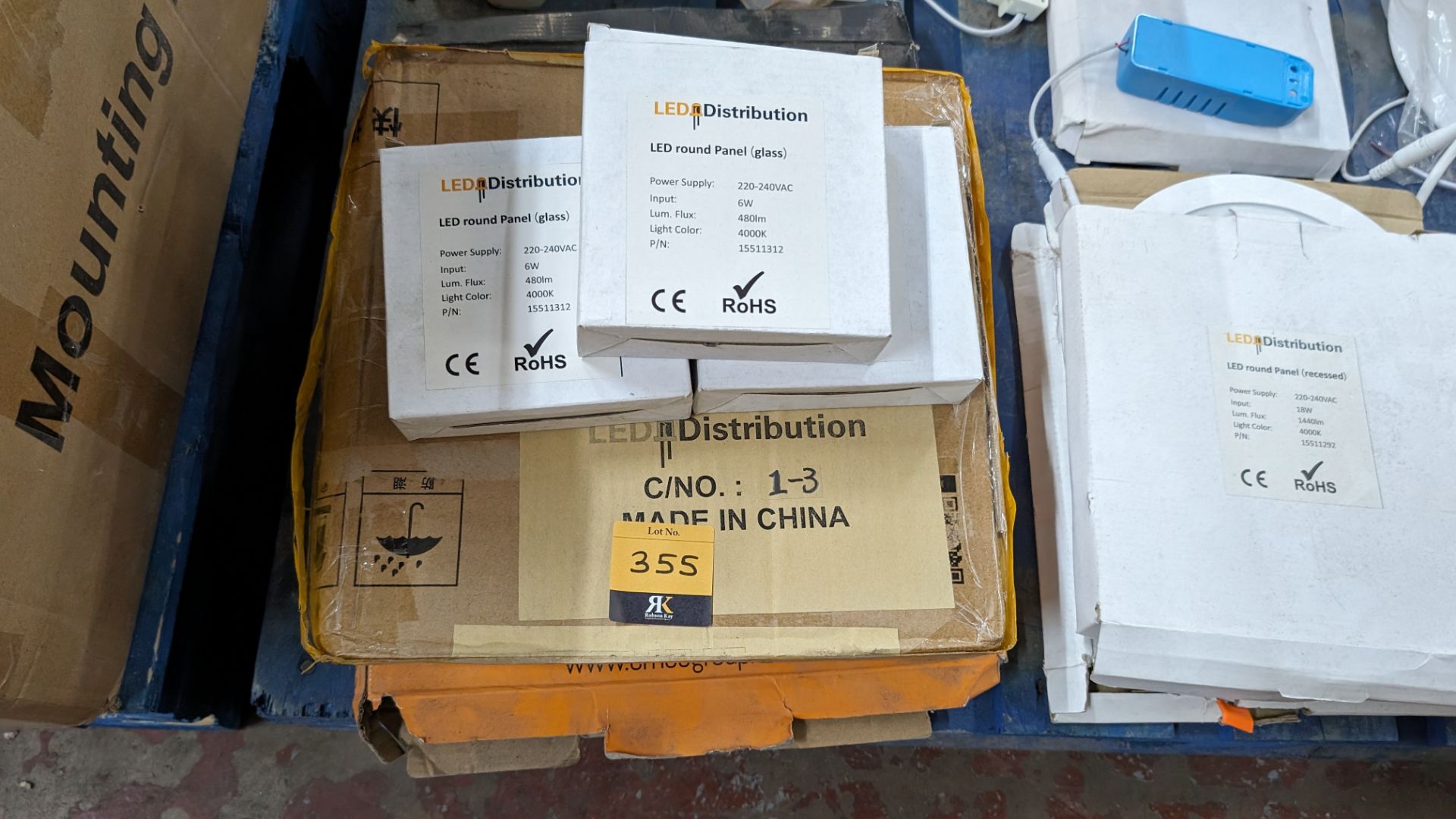 The contents of a pallet of assorted lighting products, including lamps, bulbs and drivers - Bild 3 aus 13