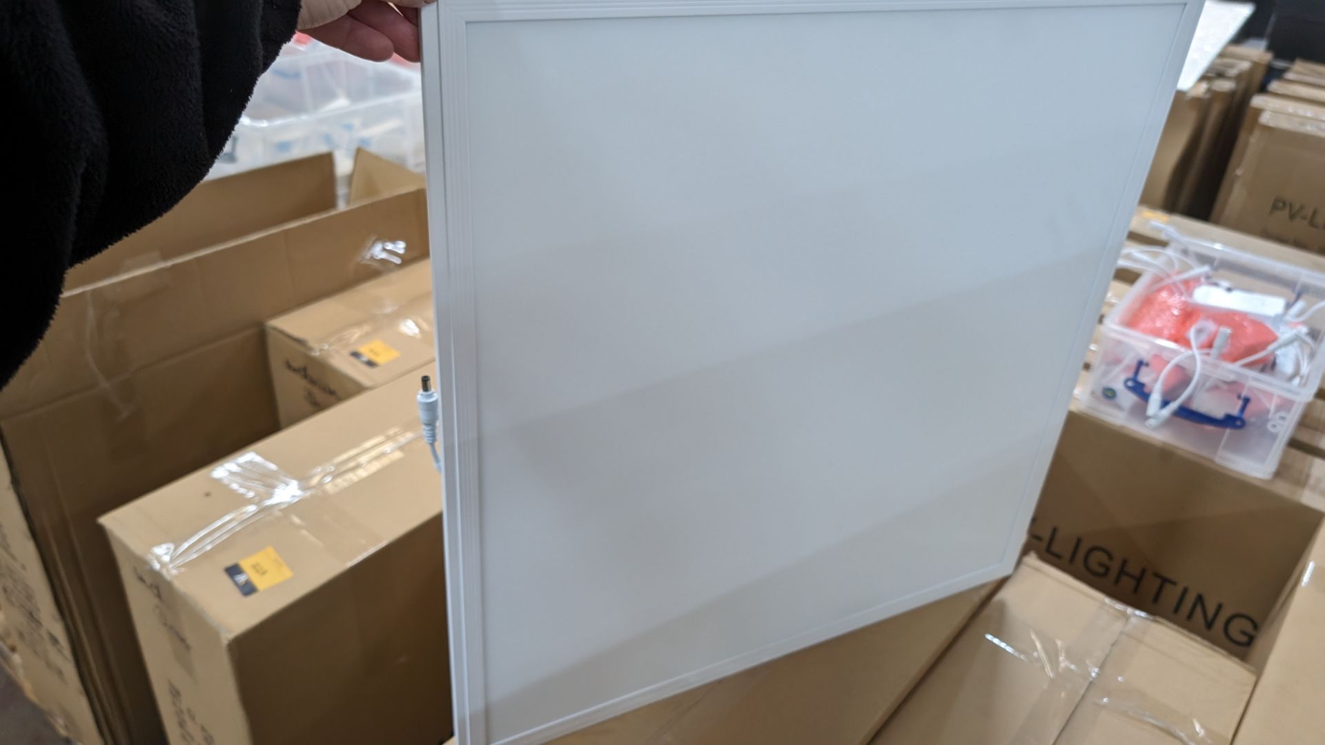 12 off 595mm x 595mm 5500k 45w LED lighting panels, each including driver - 1 carton - Image 2 of 5