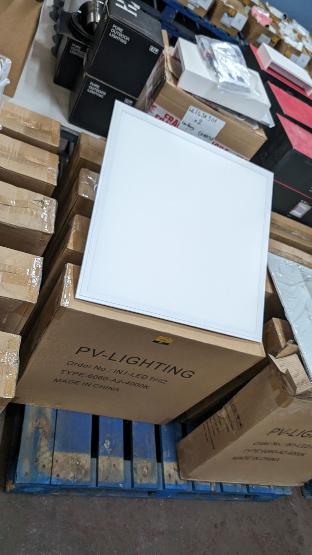 16 off Elegance Premium Eco 595mm x 595mm LED lighting panels. 4000k. 28/36w input power. 36w dri - Bild 3 aus 14