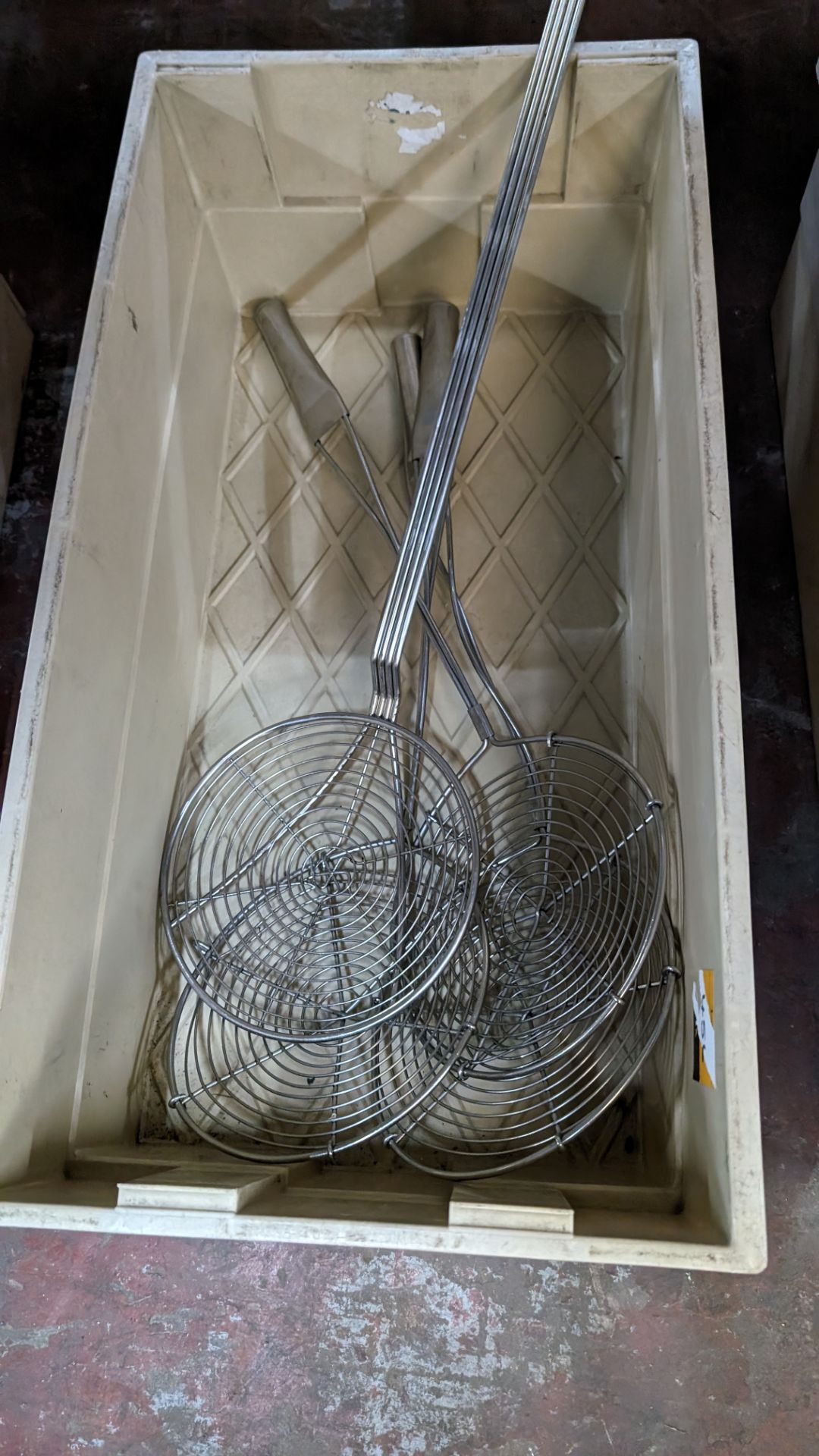 The contents of a crate of long handled fryer utensils - Image 2 of 3