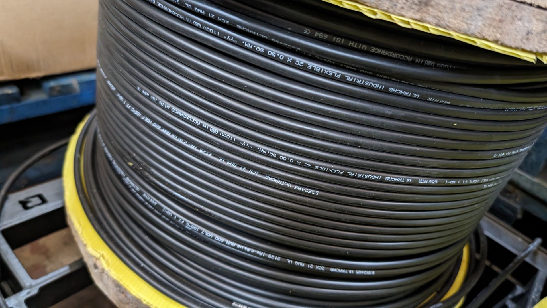 1 off 500m reel of 2core x 21AWG cable - Image 6 of 6