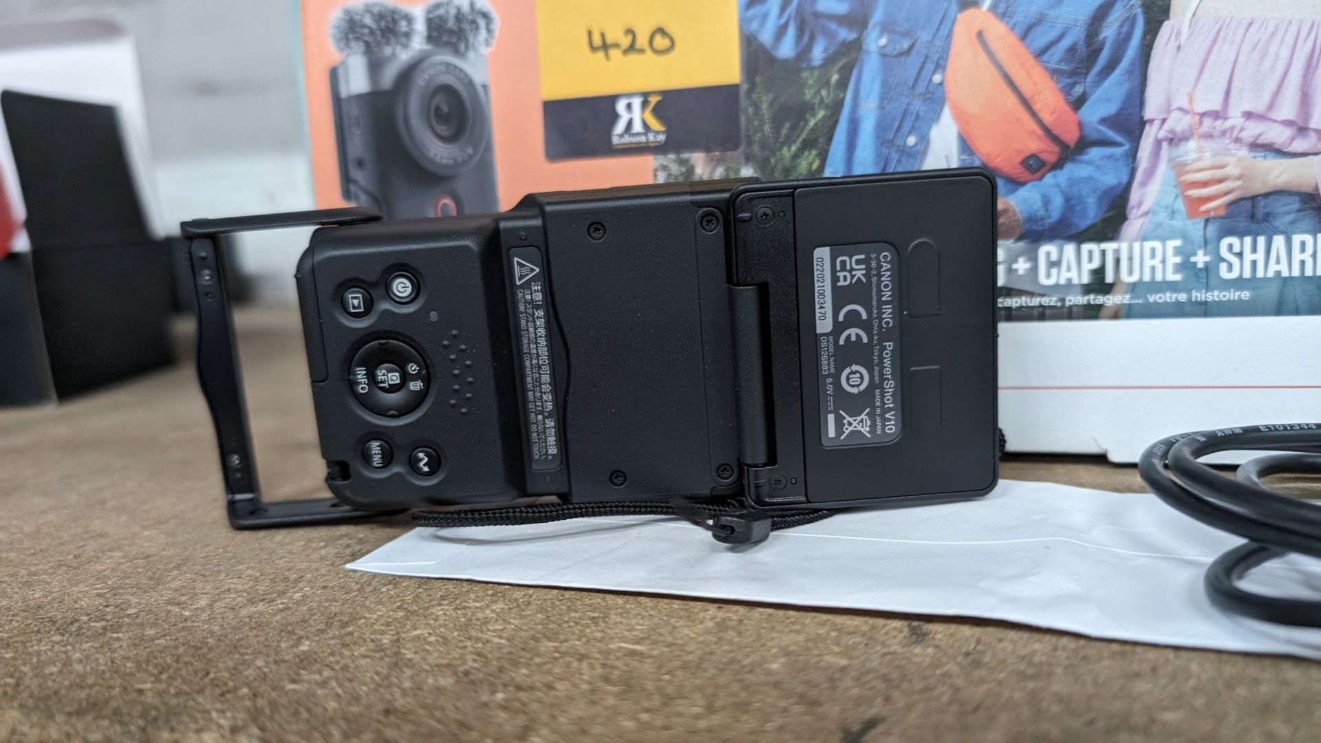 Canon PowerShot V10 vlogging kit - Image 19 of 22
