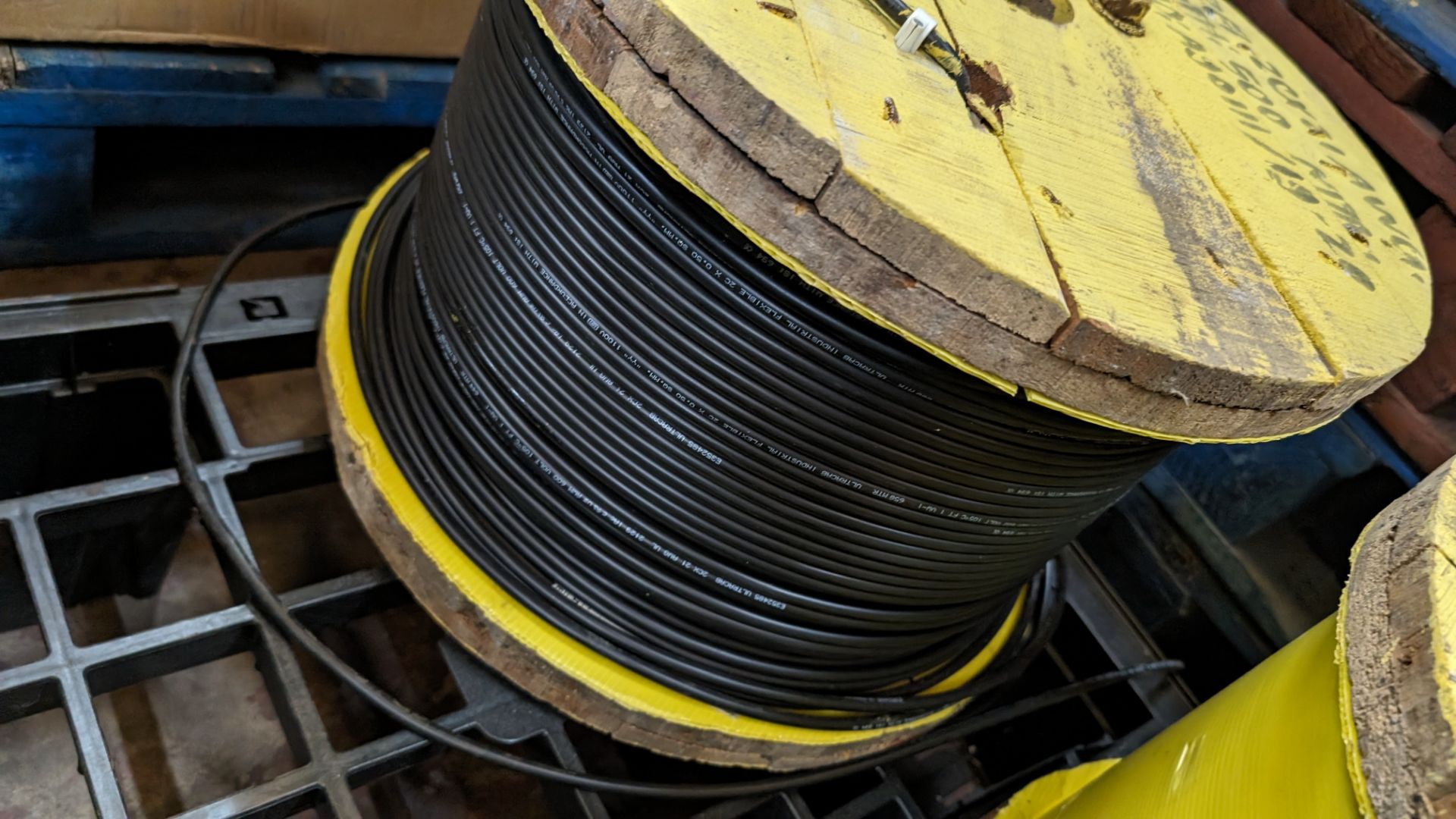 1 off 500m reel of 2core x 21AWG cable - Image 3 of 6