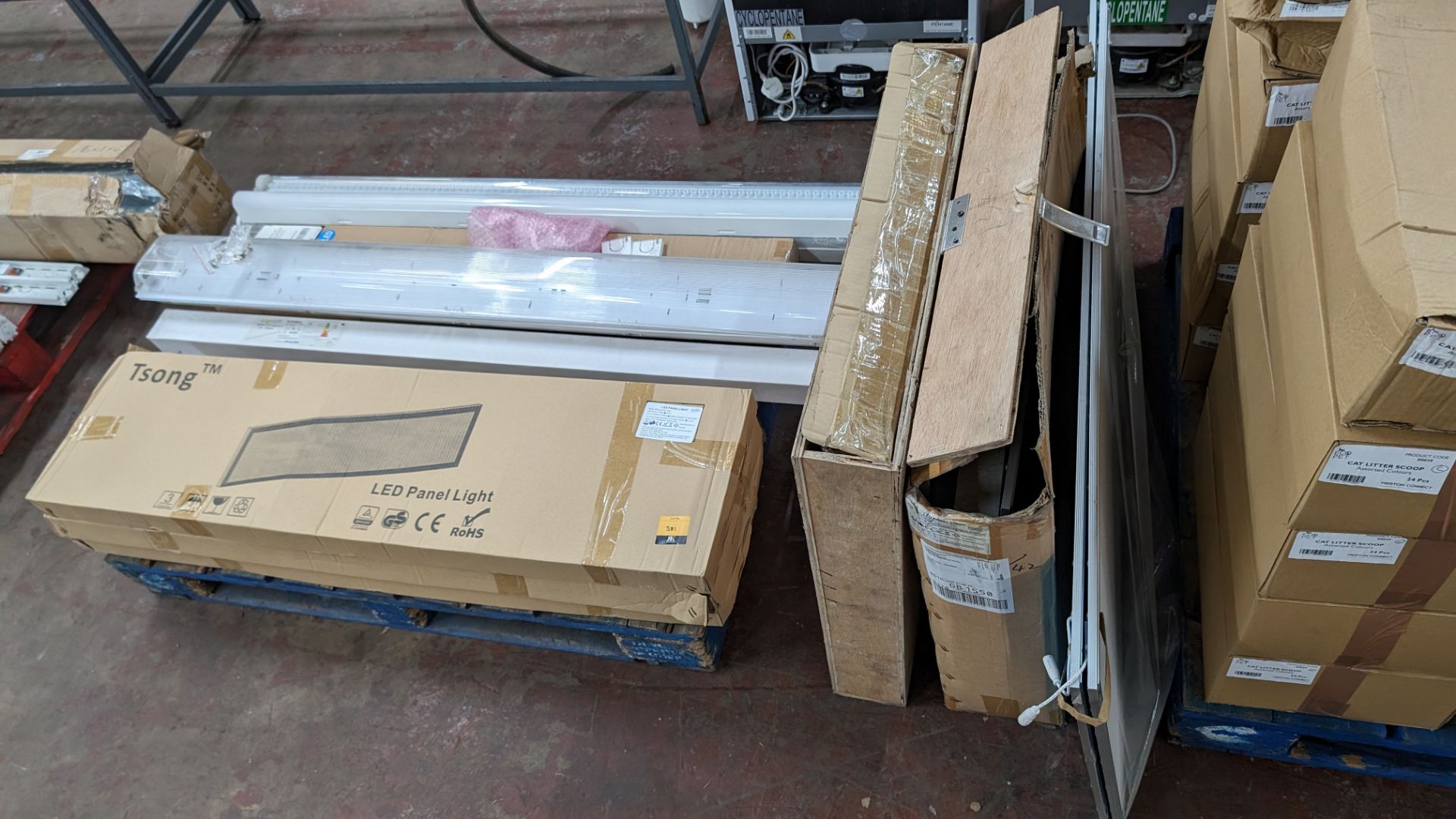 Quantity of assorted lighting comprising the contents of a pallet of panel lights and batten fitting - Image 2 of 17