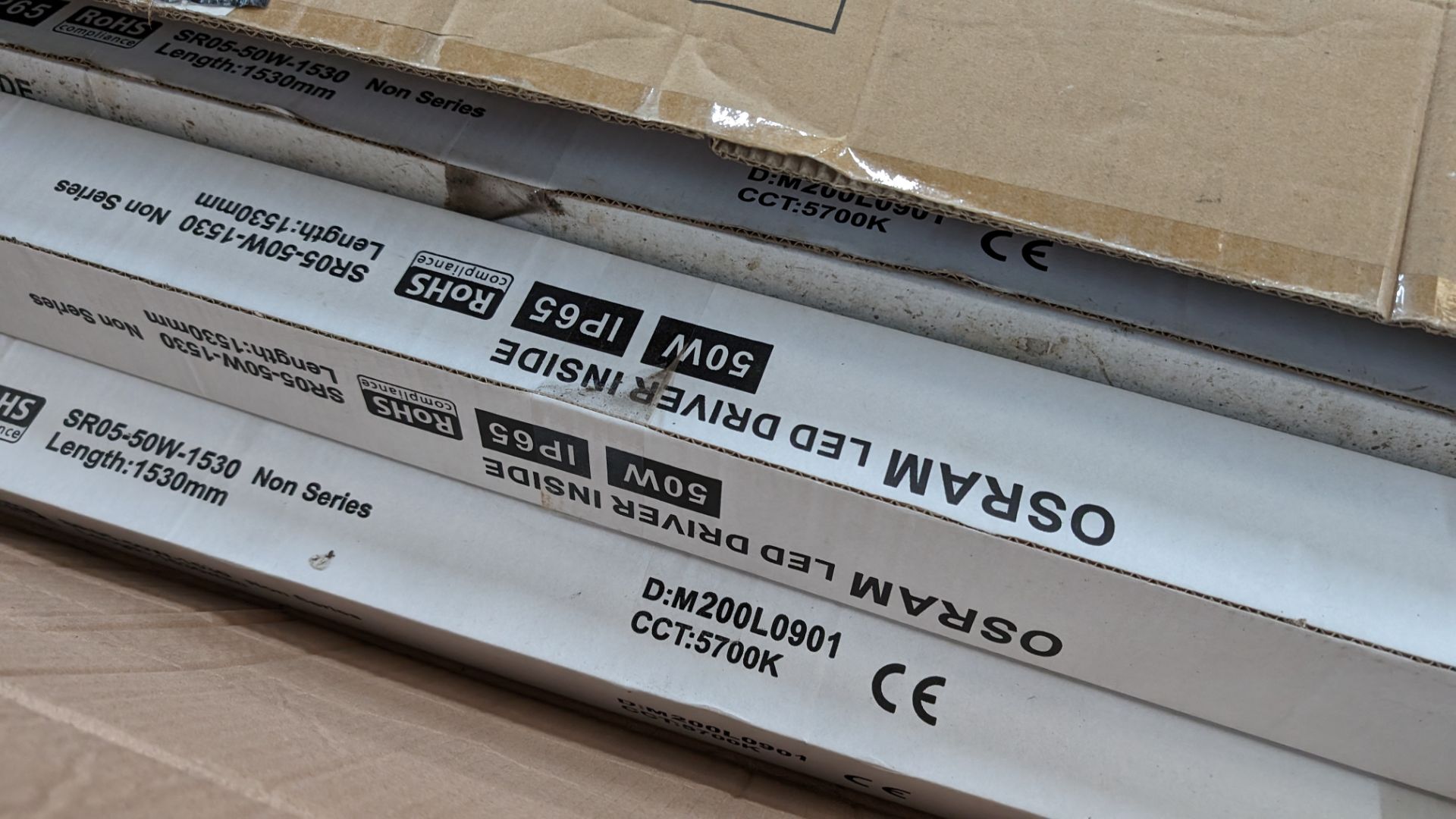 14 off Osram IP65 1530mm 5700k LED batten lighting units with Osram LED drivers - 1 full part and 1 - Image 4 of 5