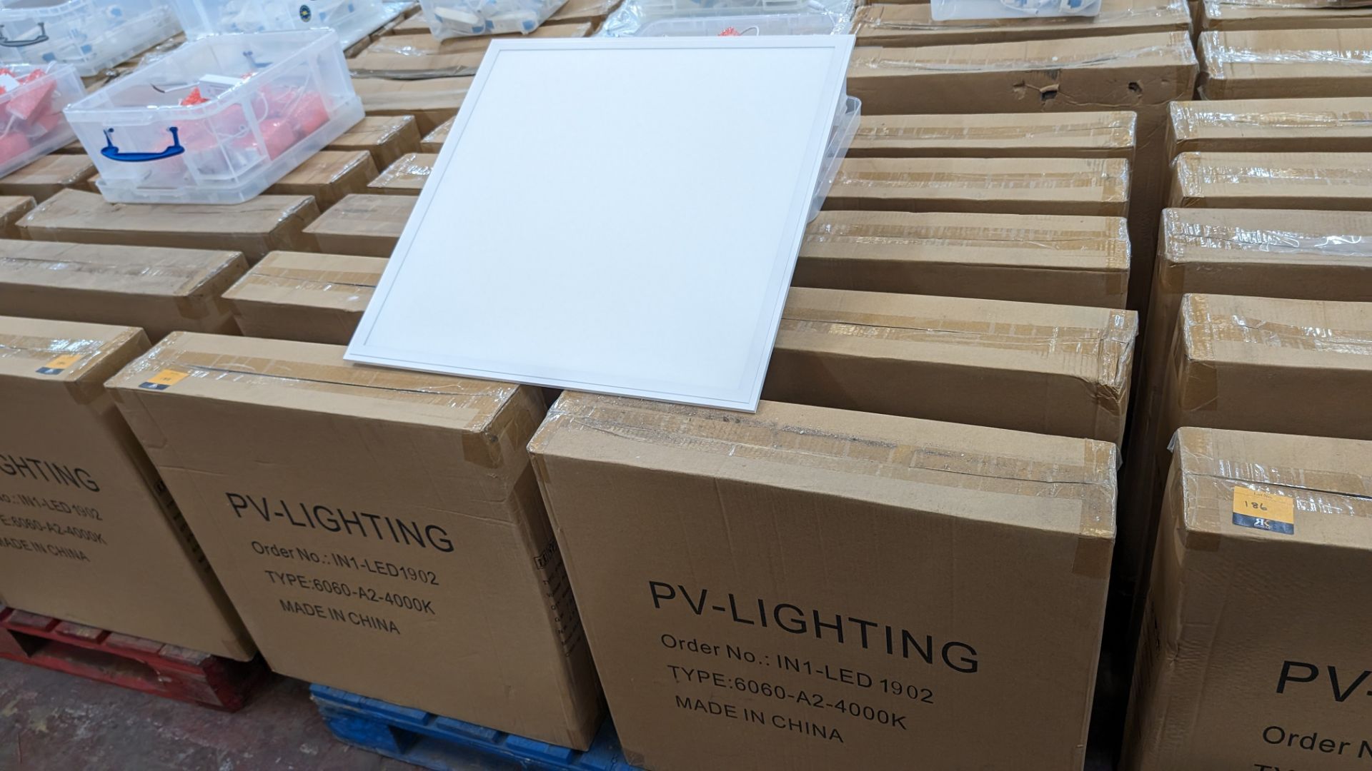 40 off Elegance Premium Eco 595mm x 595mm LED lighting panels. 4000k. 28/36w input power. 36w dri - Bild 2 aus 14