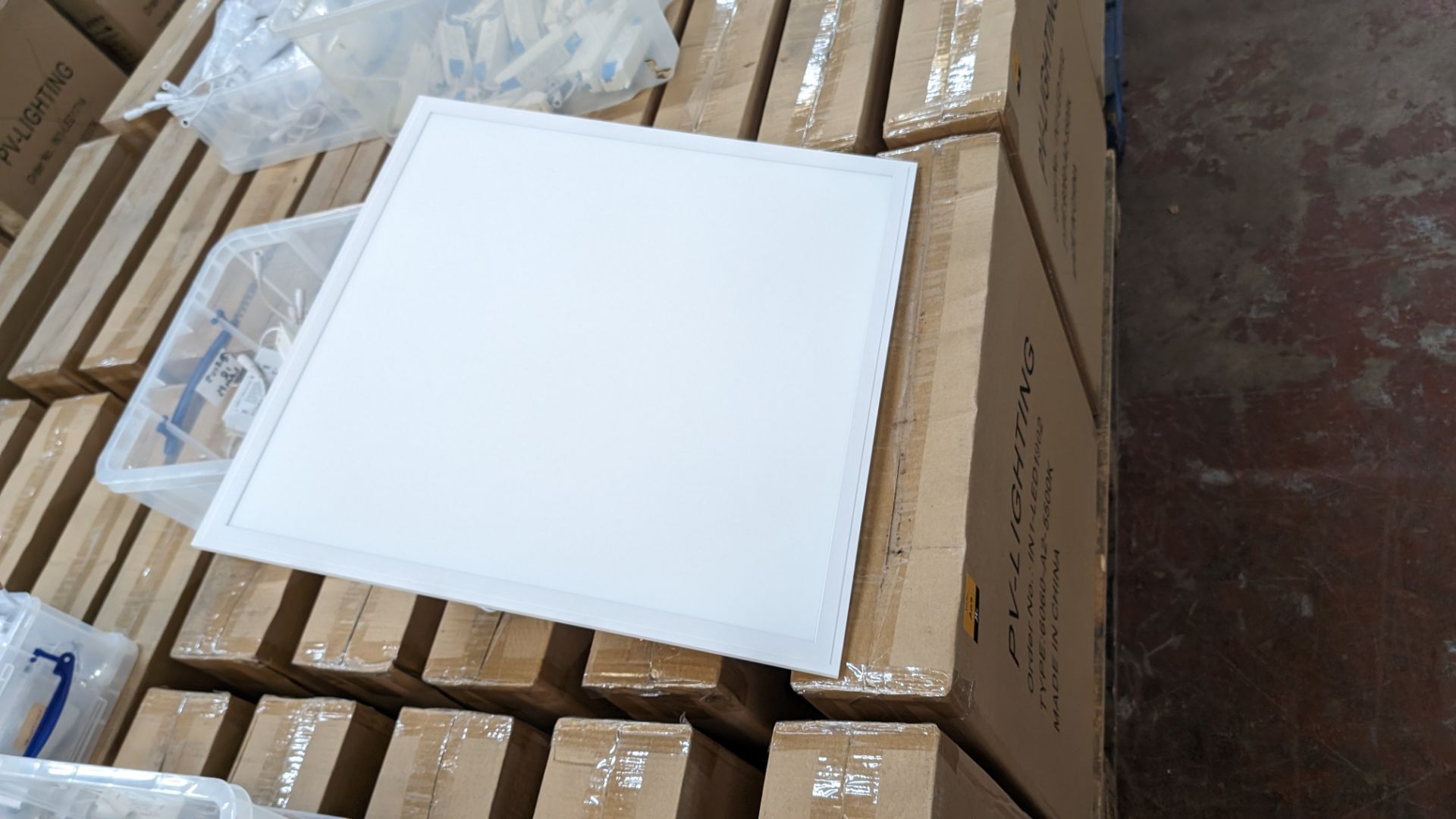 20 off Elegance Premium Eco 595mm x 595mm LED lighting panels. 5500k. 28/36w input power. 36w dr - Bild 4 aus 16