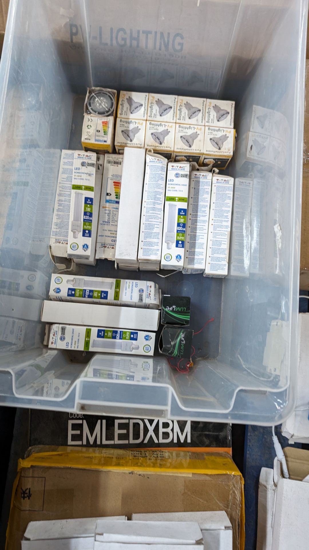 The contents of a pallet of assorted lighting products, including lamps, bulbs and drivers - Bild 8 aus 13
