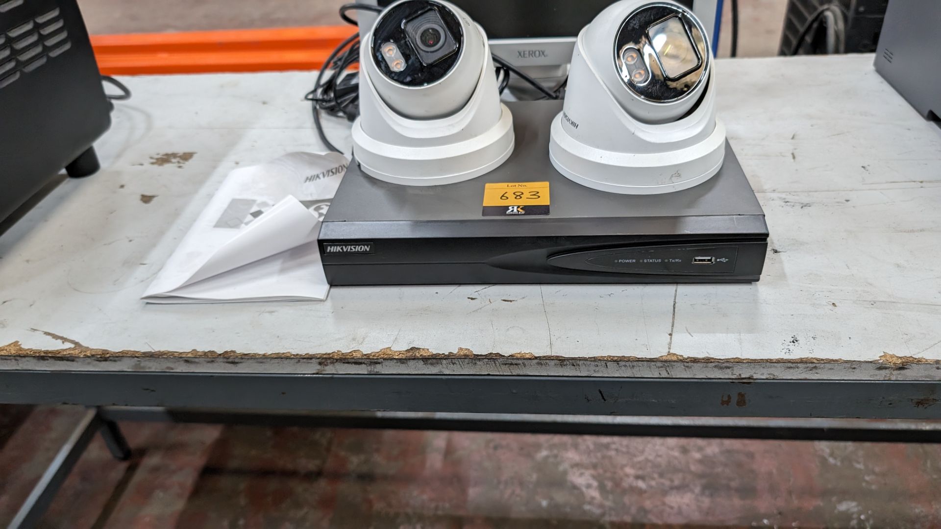 CCTV equipment comprising DVR, 2 off cameras and 1 off monitor - Bild 3 aus 6