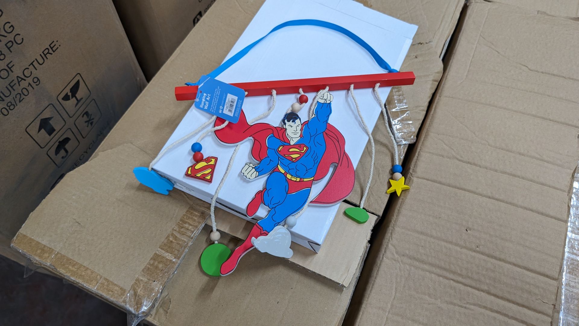 72 off DC Comics Superman hanging wall art items - 2 cartons - Image 3 of 6