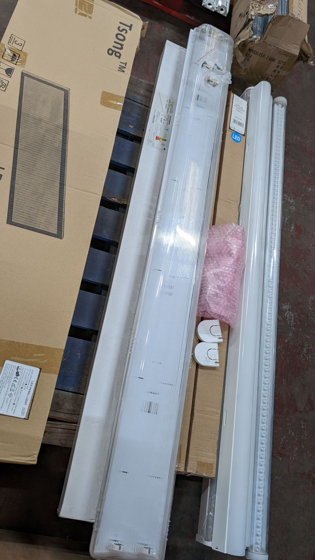 Quantity of assorted lighting comprising the contents of a pallet of panel lights and batten fitting - Image 13 of 17