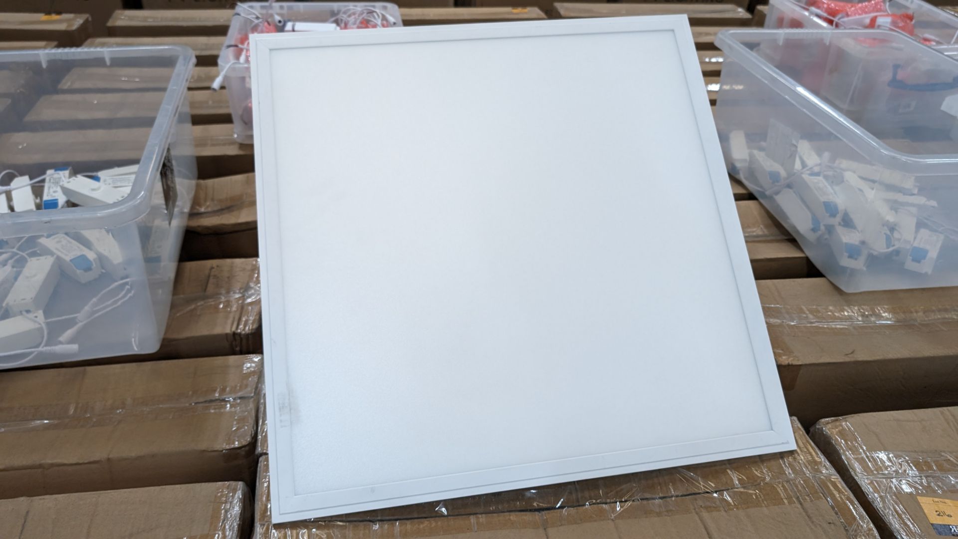 16 off 600mm x 600mm 36w 6000k 4320 lumens cold white LED lighting panels. 36w drivers. This lot c - Bild 6 aus 16