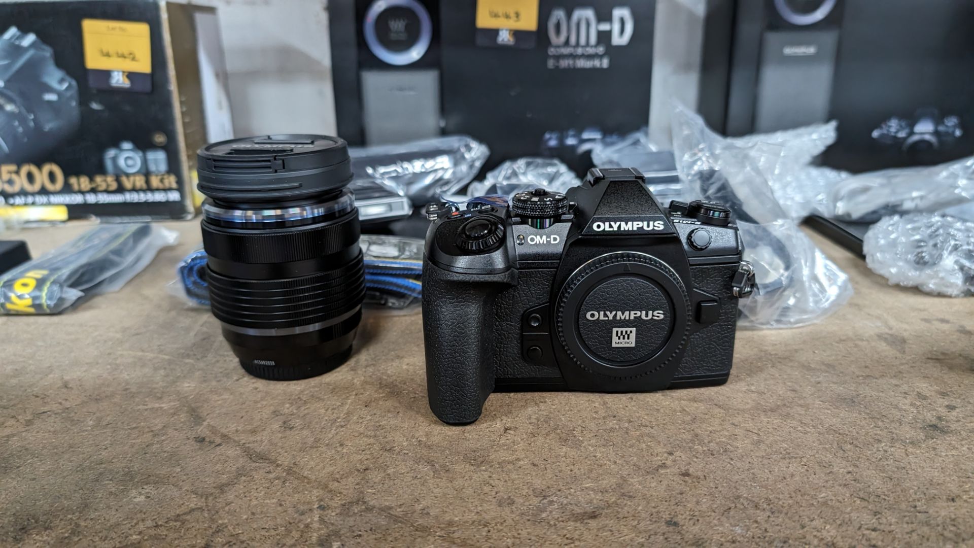 Olympus OM-D E-M1 Mark II micro camera kit, including camera body, strap, battery, charger, USB cabl - Image 2 of 15