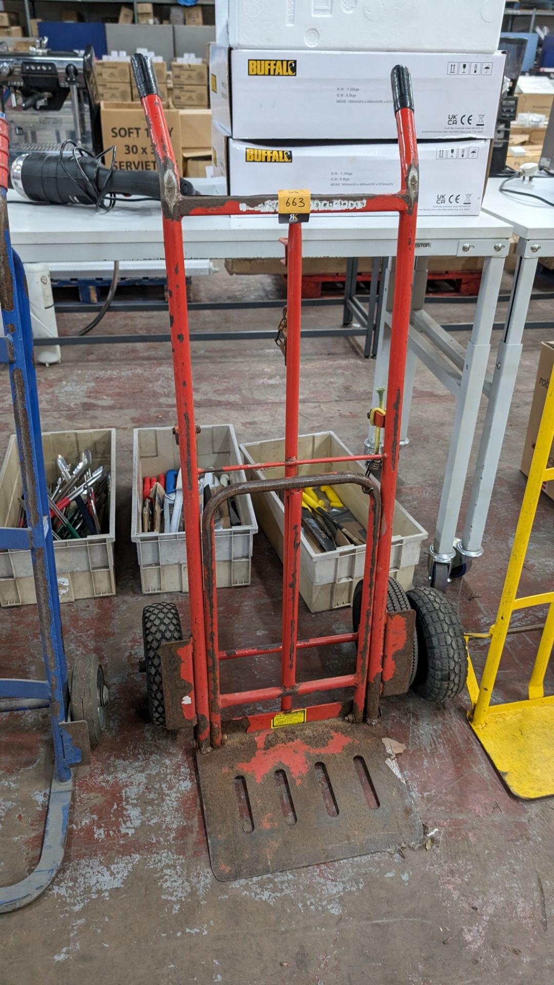 Heavy duty sack truck with fold down extra long plate - Bild 2 aus 4