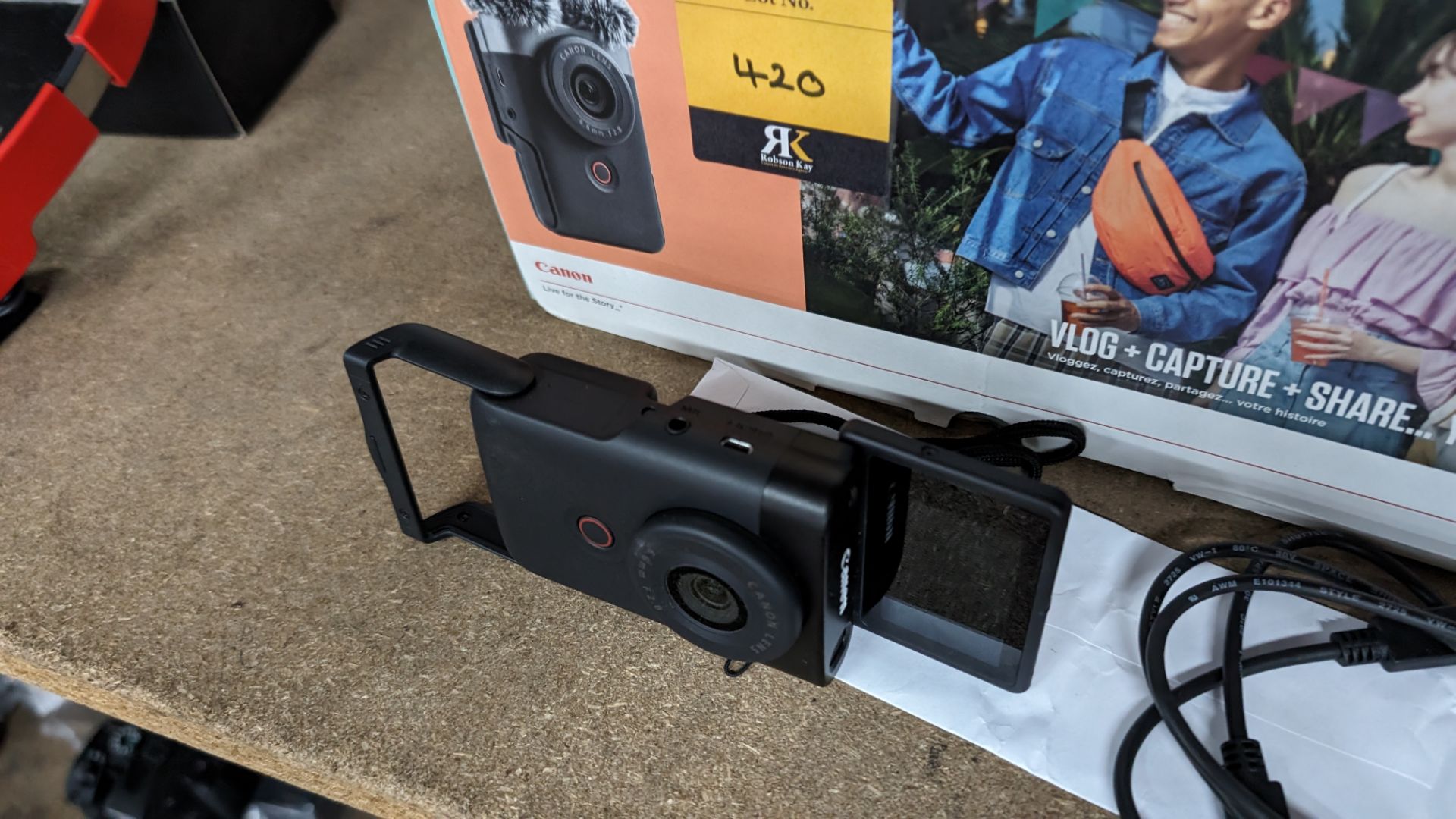 Canon PowerShot V10 vlogging kit - Image 10 of 22