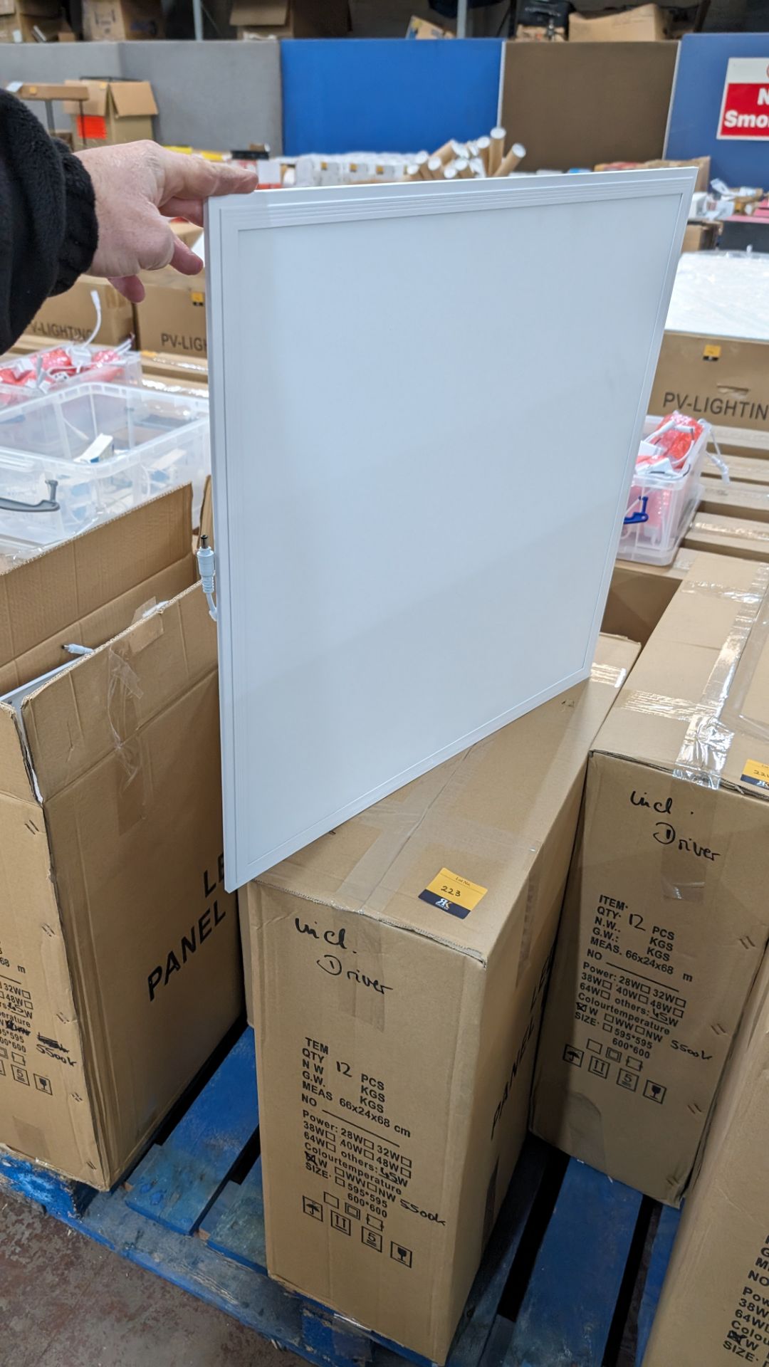 12 off 595mm x 595mm 5500k 45w LED lighting panels, each including driver - 1 carton - Image 2 of 4