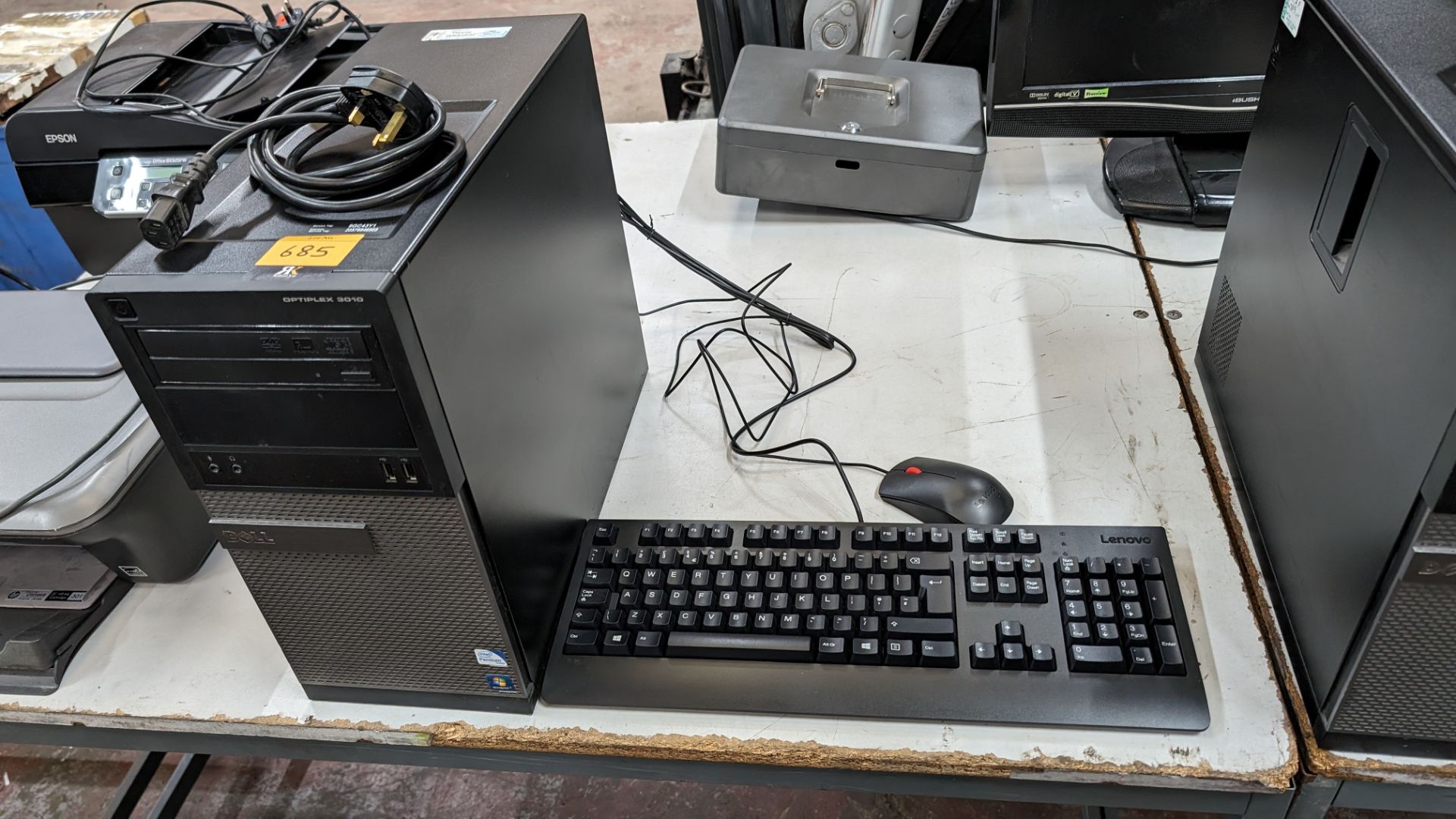 3 off desktop computers each including keyboard and mouse - Bild 6 aus 10