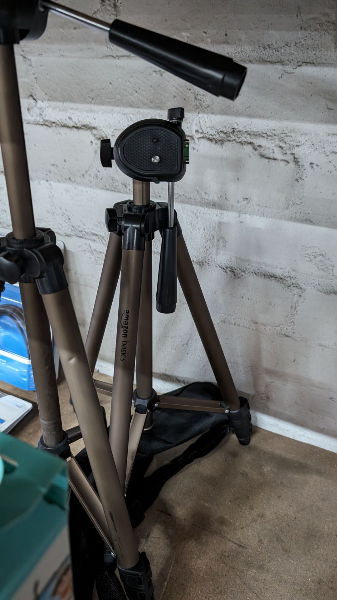 3 off assorted tripods - Image 6 of 6