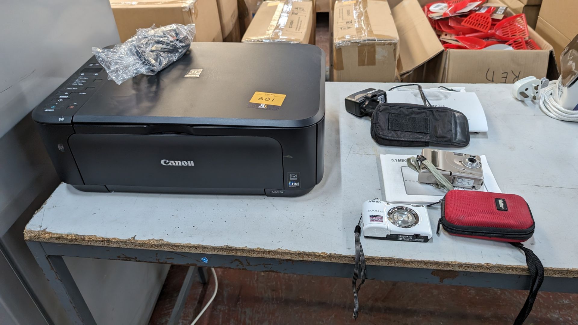 Mixed lot comprising Canon Pixma Model MG3250 printer plus Graytec wireless modem and 2 assorted di - Image 2 of 8