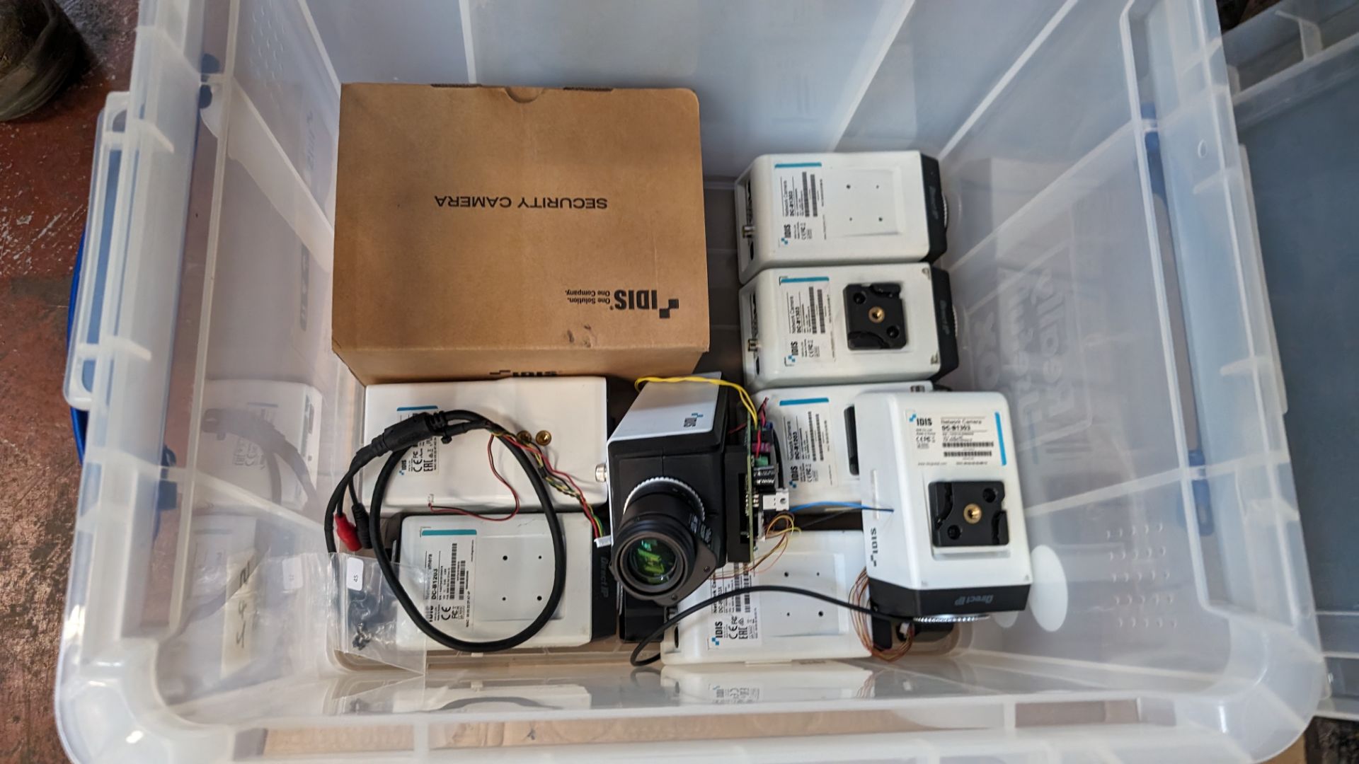 The contents of a crate of CCTV cameras and similar - Image 6 of 6