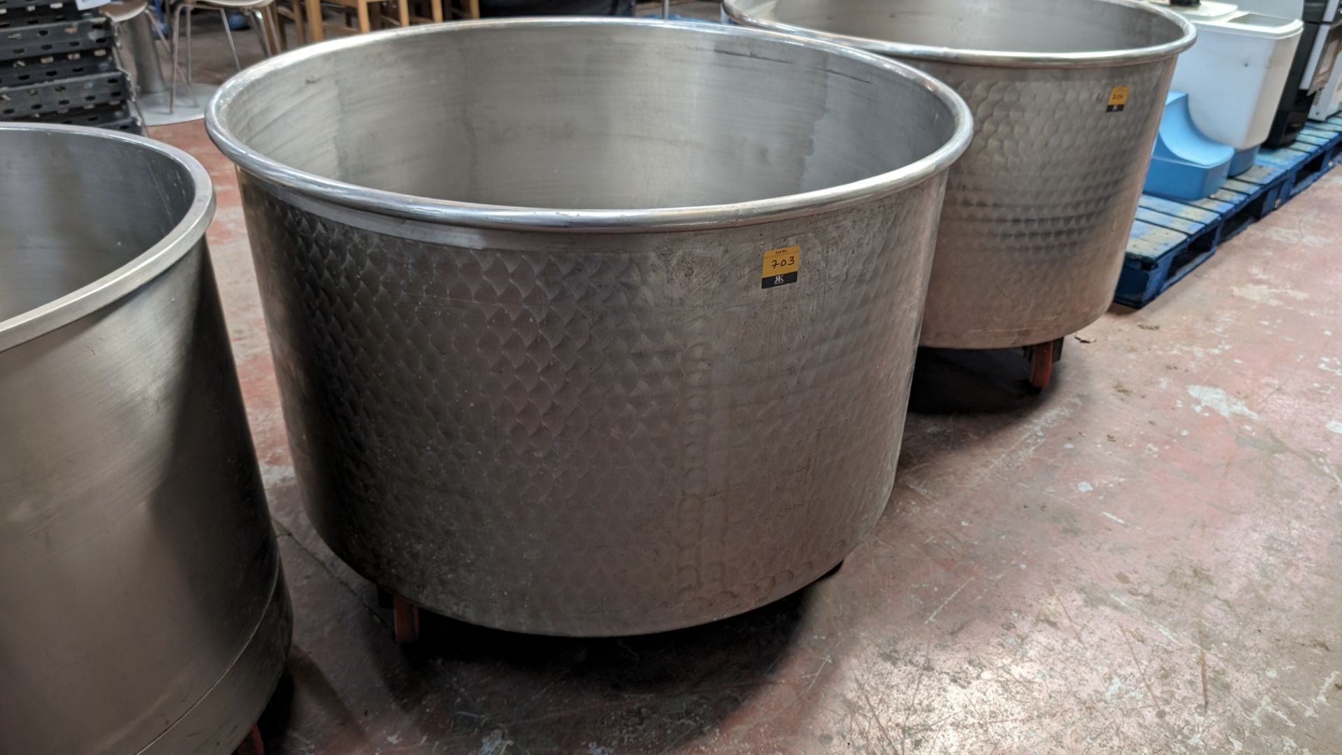 Wheeled tank in stainless steel - 600L capacity. Understood to have been bought in 2020 - Image 2 of 5