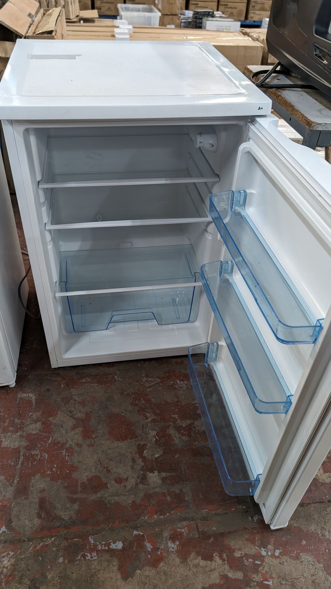 2 off assorted under counter fridges - Image 8 of 8