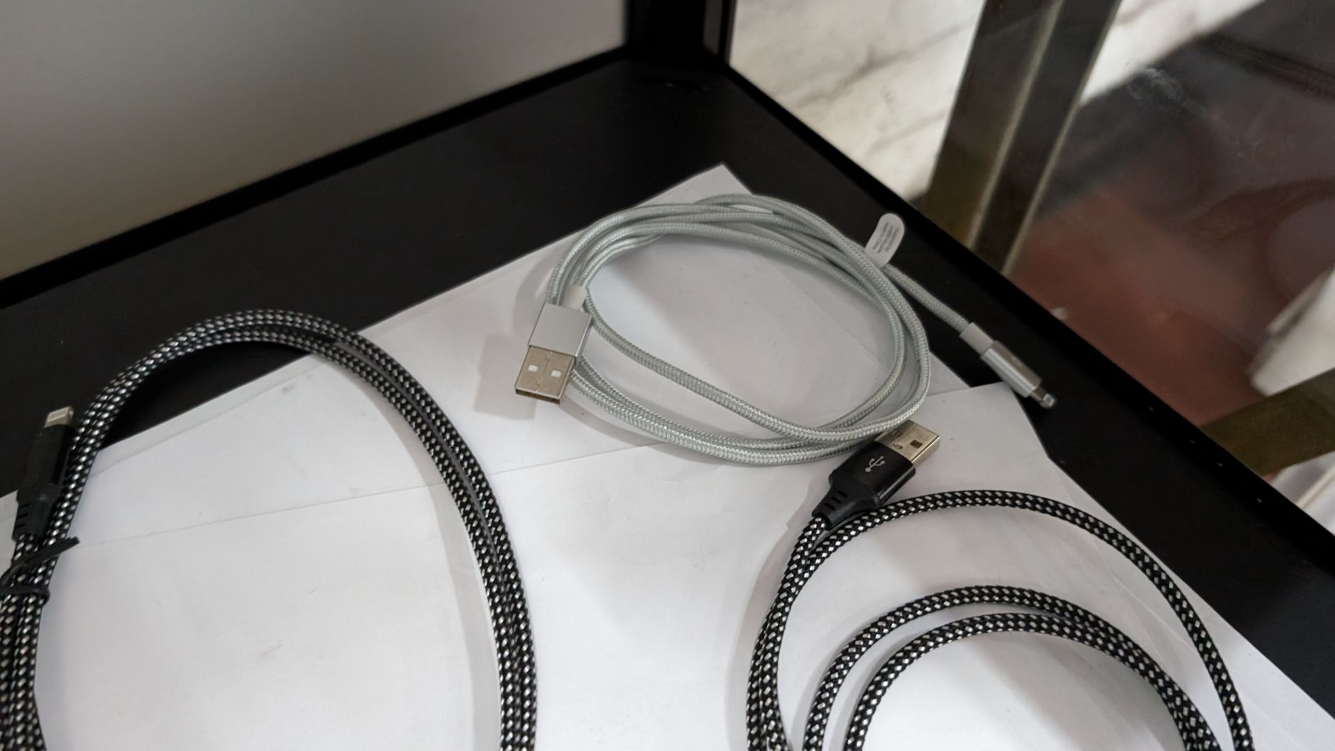 7 off assorted USB to lightning cables - Image 6 of 7