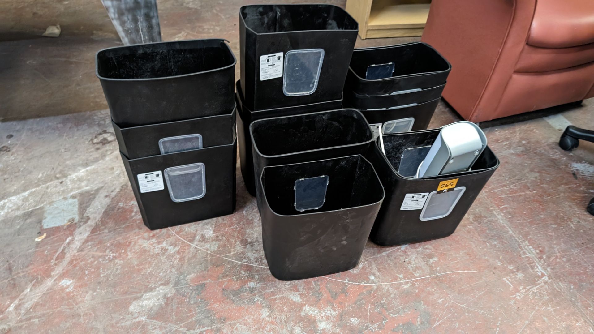 Quantity of shredder buckets plus an office laminator - Bild 3 aus 4