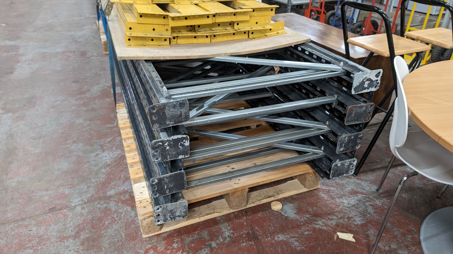Quantity of pallet racking comprising 8 off uprights each measuring 4,500mm tall and 900mm wide, plu - Image 9 of 10