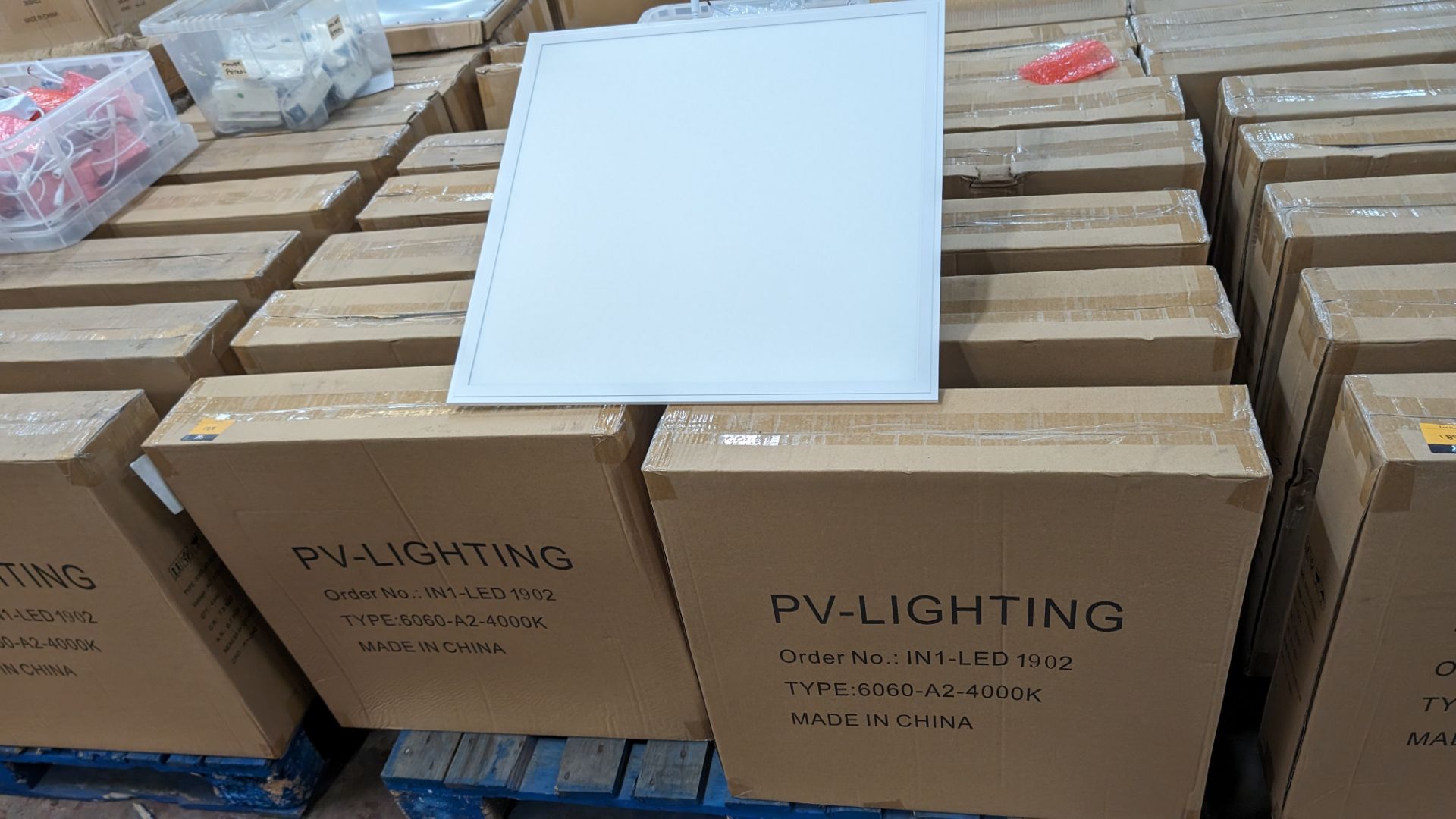 40 off Elegance Premium Eco 595mm x 595mm LED lighting panels. 4000k. 28/36w input power. 36w dri - Bild 2 aus 12