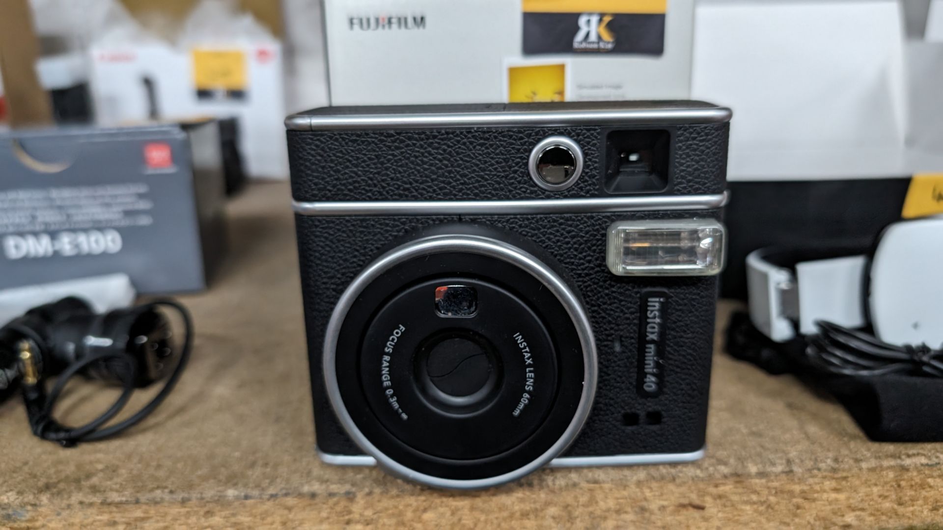 Fujifilm Instax Mini 40 instant camera - Bild 11 aus 12