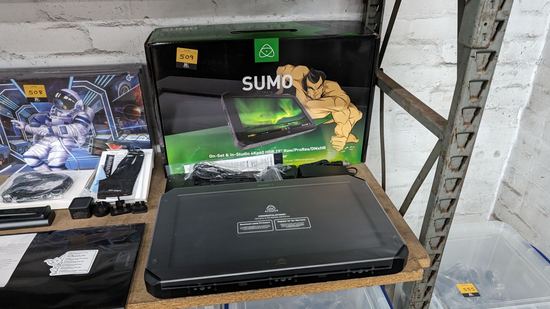 Sumo 19 on-set & in-studio 4KP60 HDR 19" raw/ProRes/DNxHR