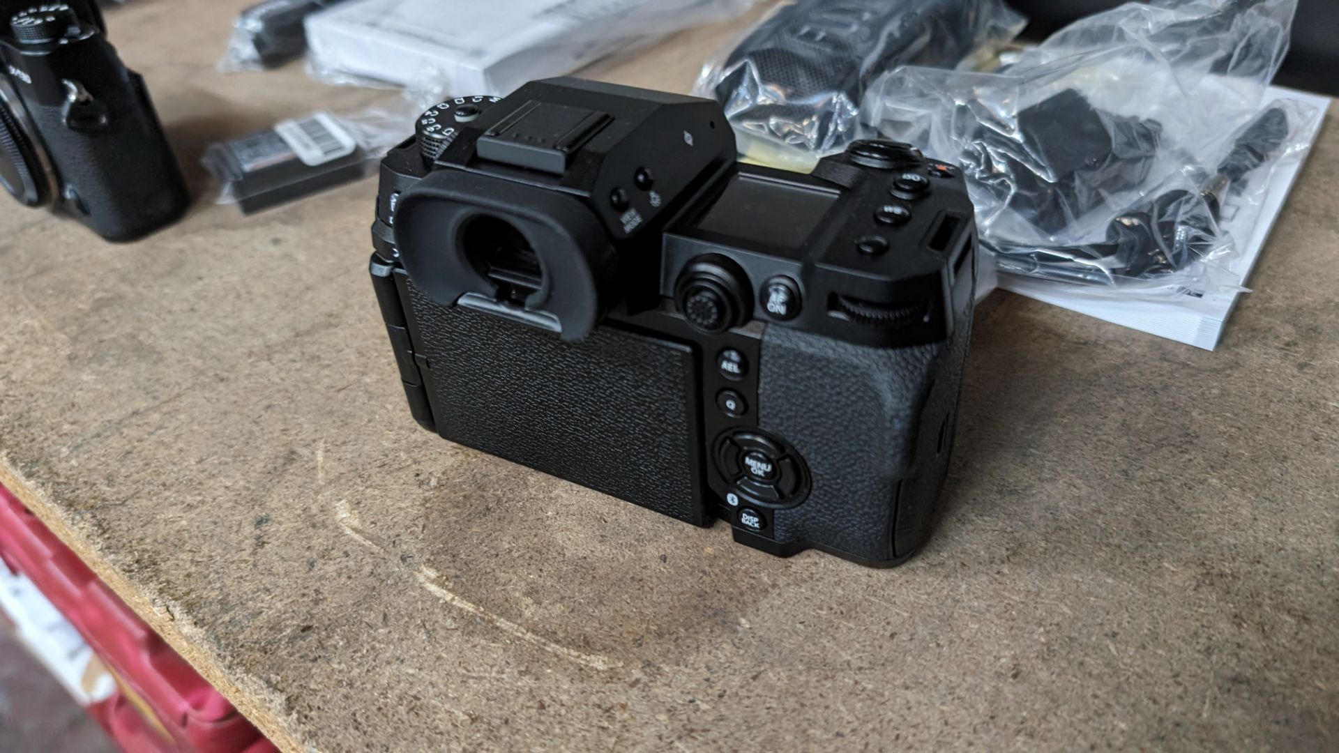 Fujifilm X-H2 camera, including battery, strap, cable and more. NB: no lens - Bild 12 aus 12