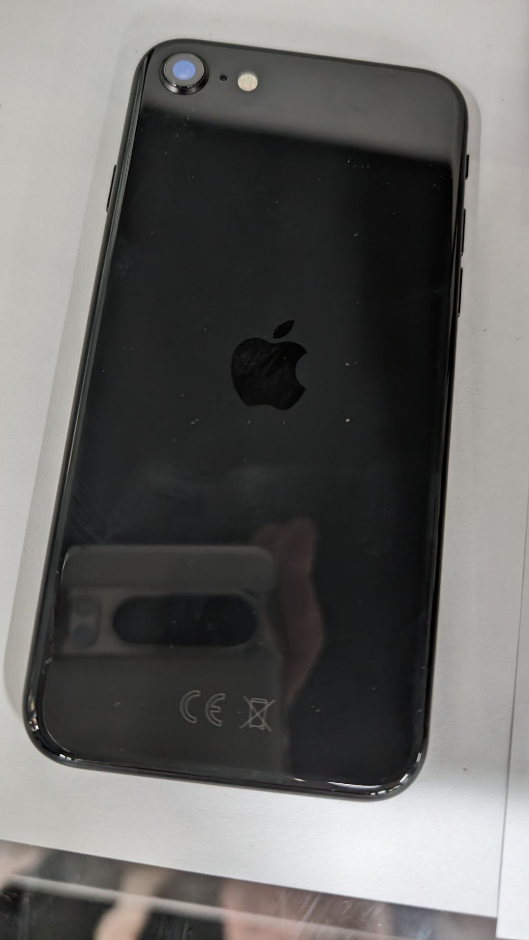 Apple iPhone with case - no power cable - Image 9 of 11