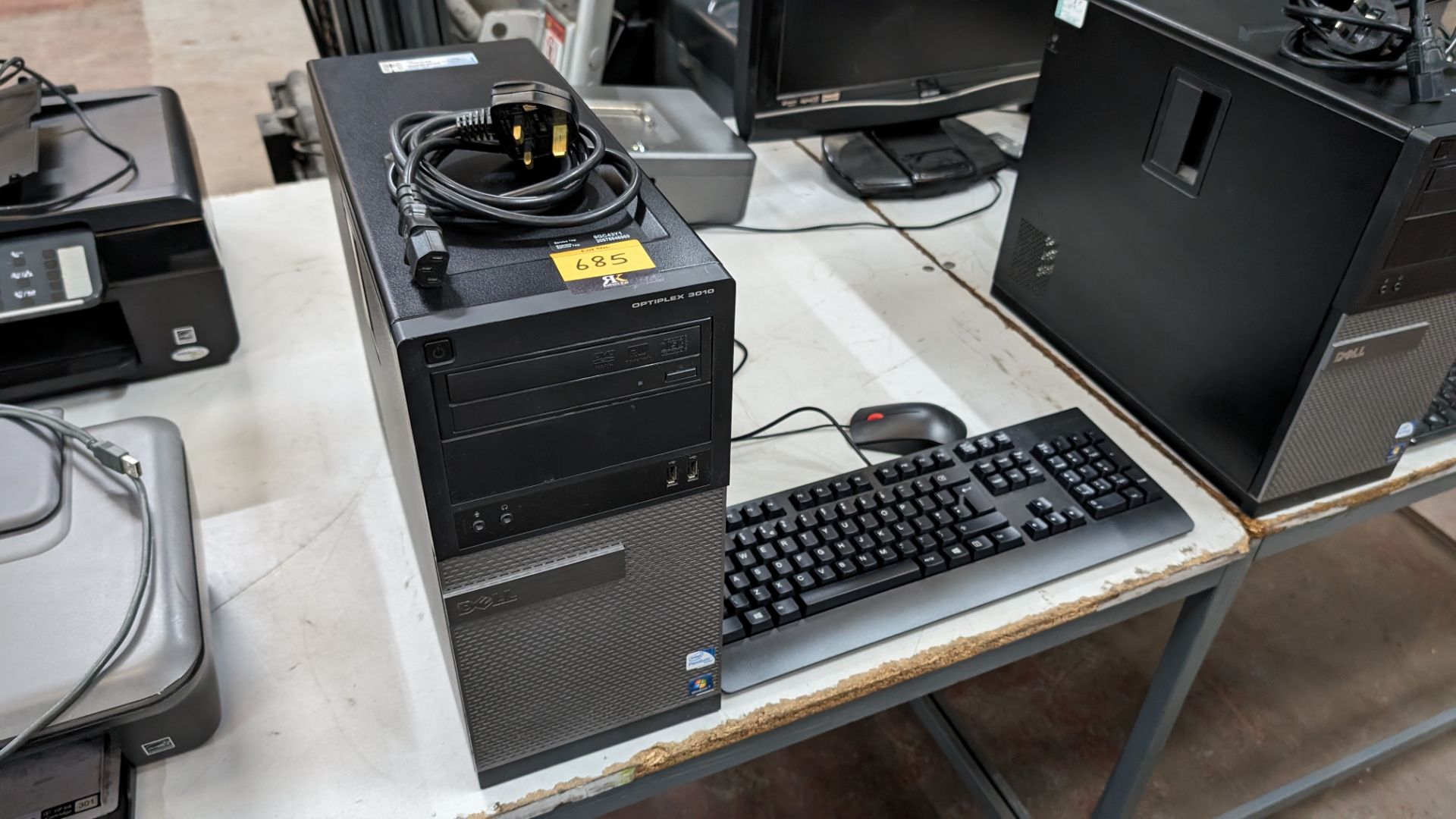 3 off desktop computers each including keyboard and mouse - Bild 5 aus 10