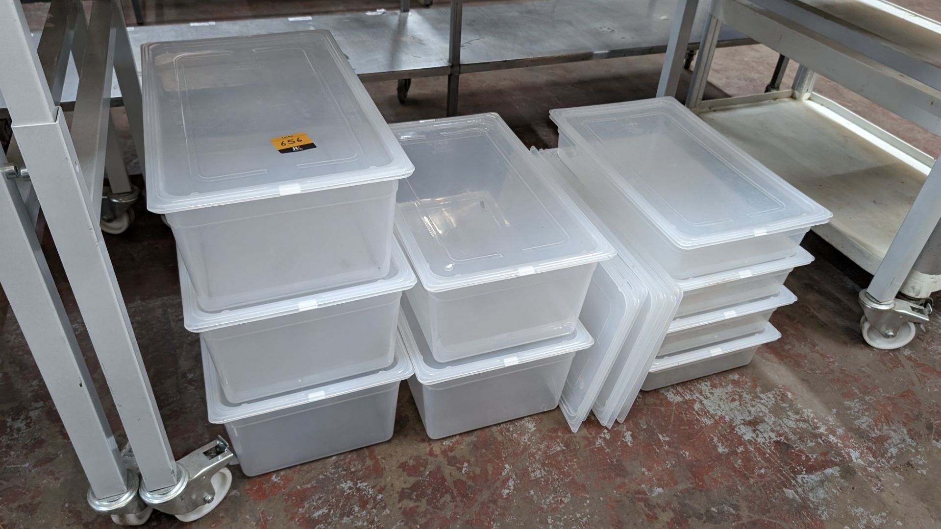 Quantity of plastic crates and lids - gastronorm sized - Image 2 of 4