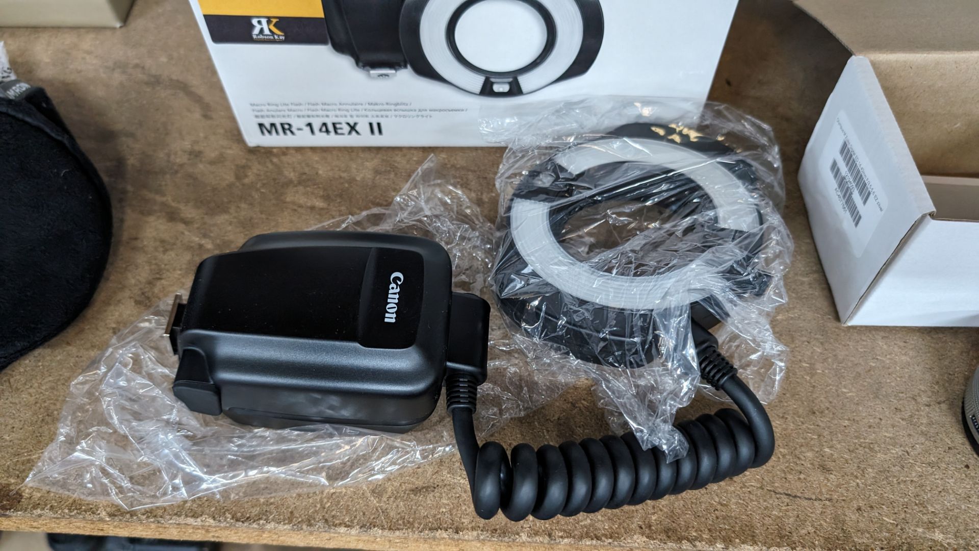 Canon MR-14EX II macro ring light flash. Includes soft carry case - Image 4 of 7