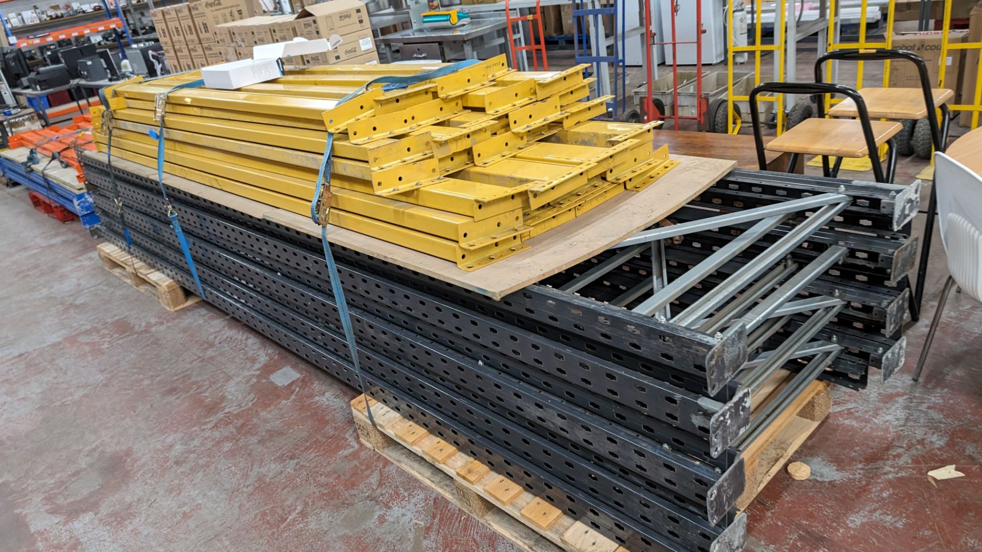Quantity of pallet racking comprising 8 off uprights each measuring 4,500mm tall and 900mm wide, plu - Image 7 of 10