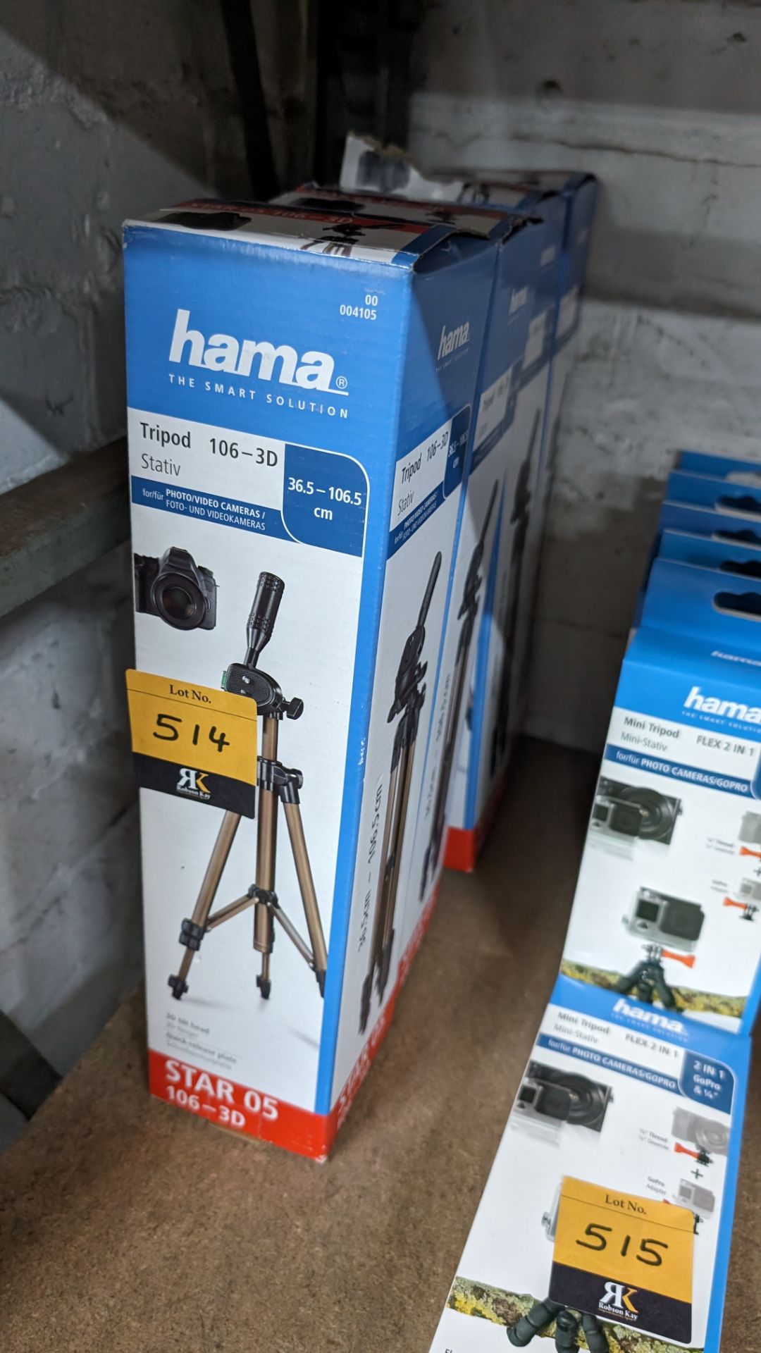 4 off Hama Stativ tripods, model 106-3D