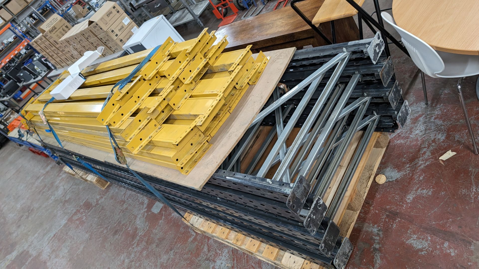Quantity of pallet racking comprising 8 off uprights each measuring 4,500mm tall and 900mm wide, plu - Image 10 of 10