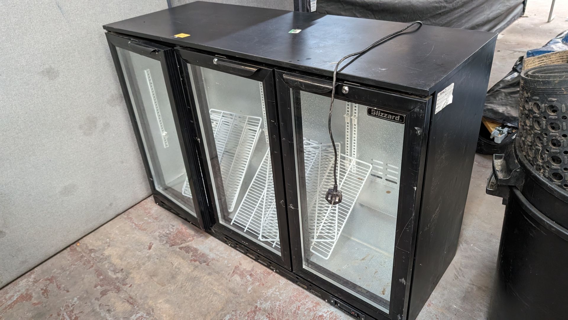 Blizzard black back bar/bottle fridge with three clear doors - Image 2 of 7