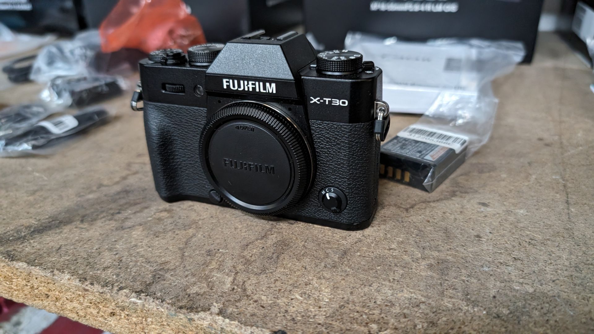 Fujifilm X-T30 II camera, including battery, cables, strap and more. NB: no lens - Bild 3 aus 13