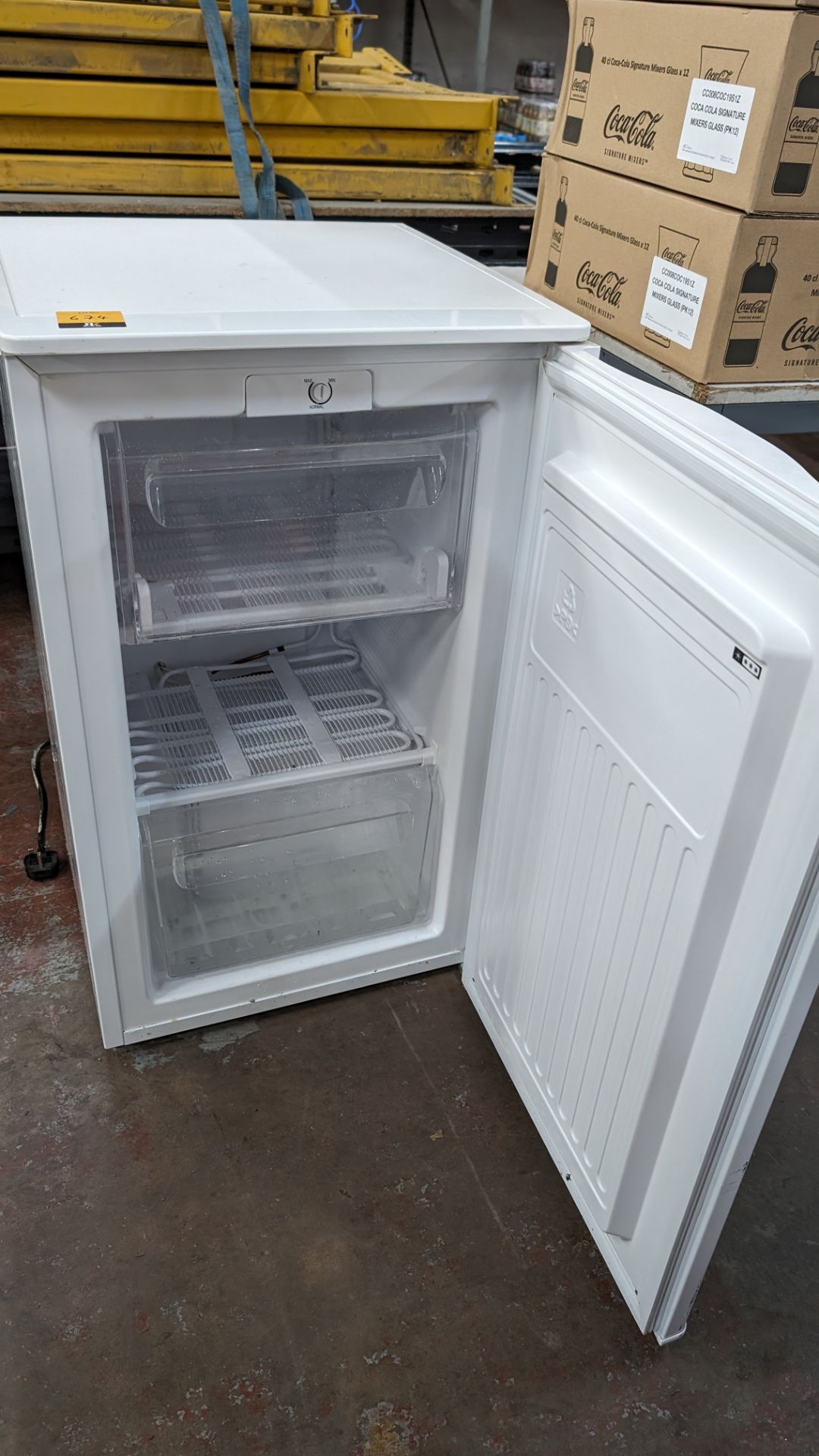 Zanussi undercounter domestic freezer - Bild 3 aus 4